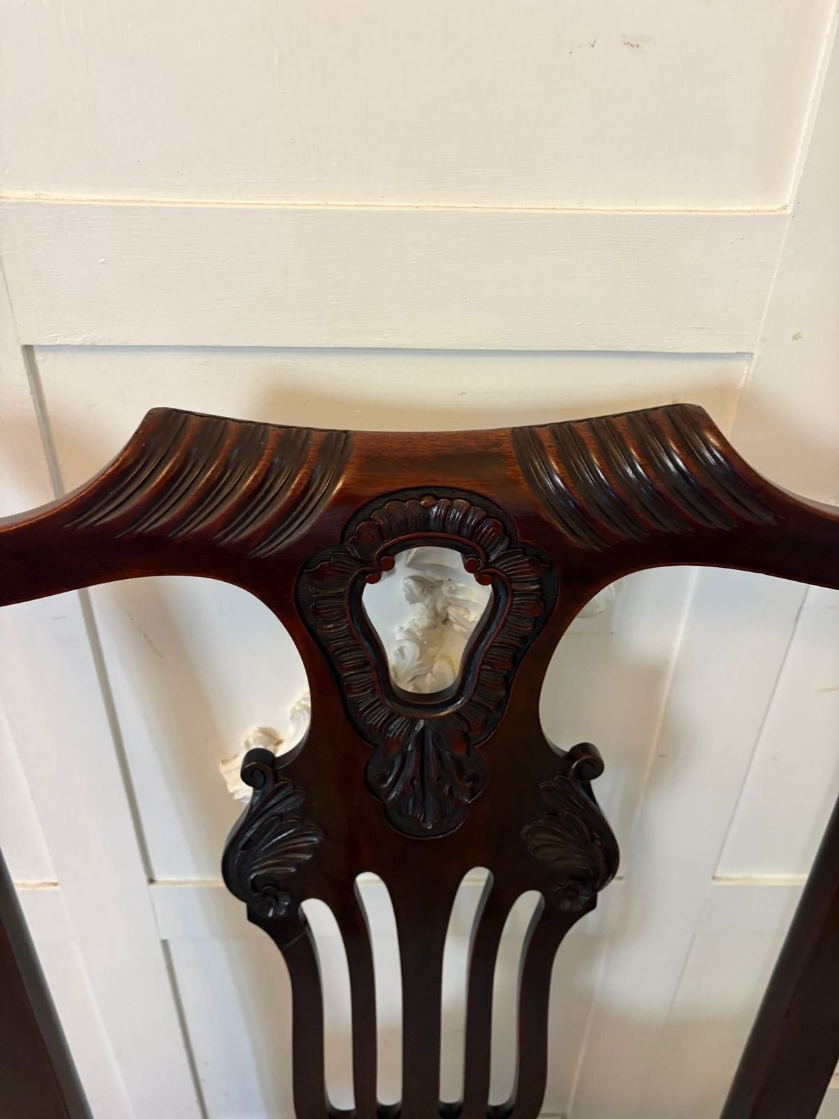 photo vinterior Antique Set Of 10 Irish Mid 19th Century Carved Mahogany Dining Chairs Carvers Ball & Claw Feet