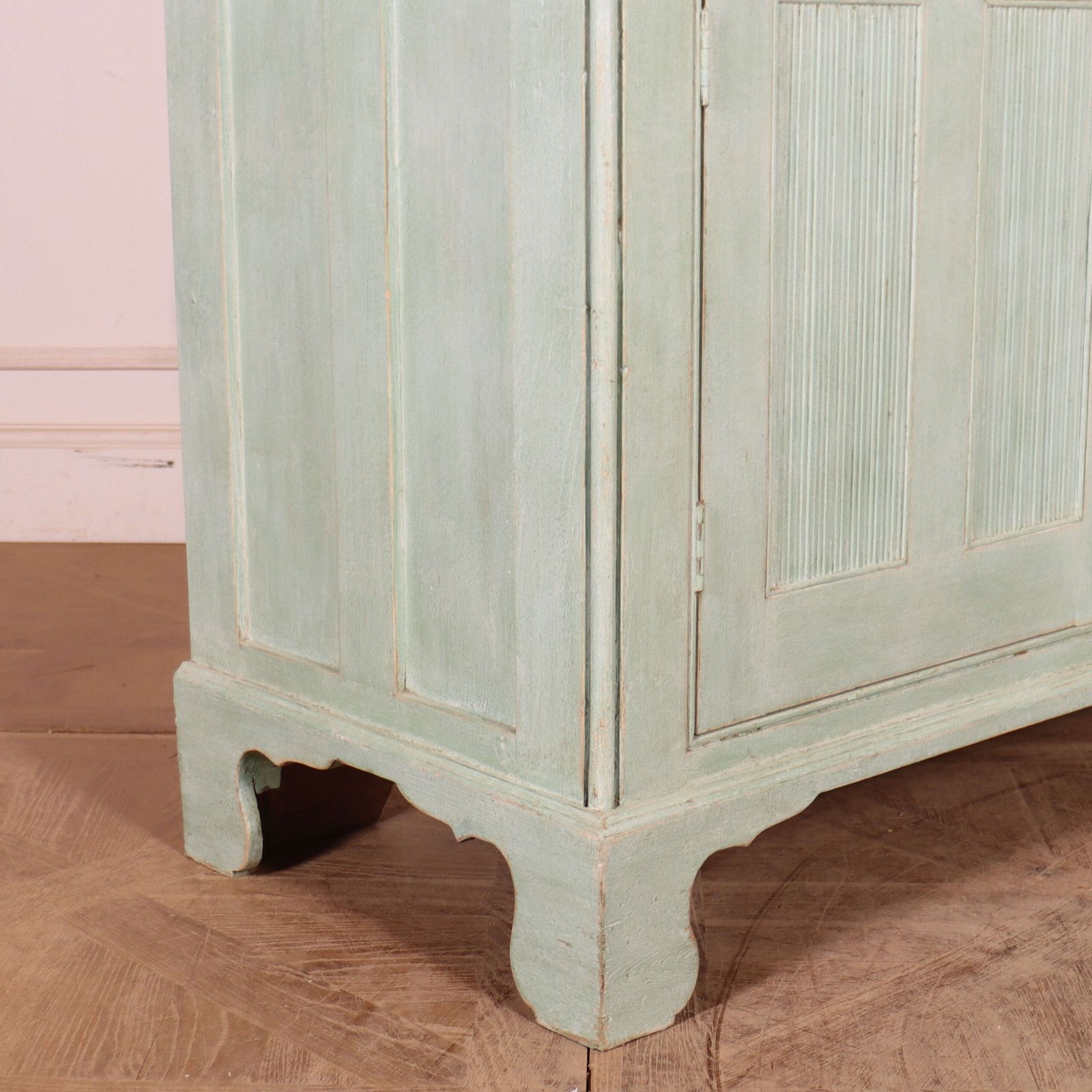 Furniture English Painted Food Cupboard/Kitchen Dresser photo