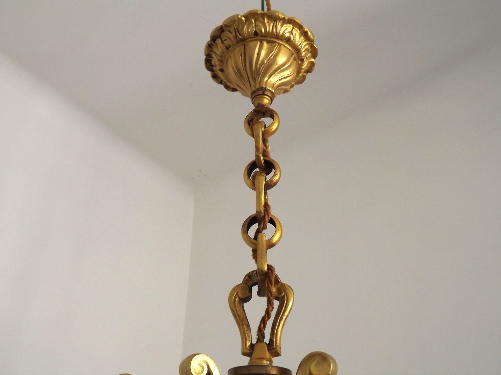 photo for sale Grand lustre à cage Art Nouveau en laiton et cristal à 6 lumières, France