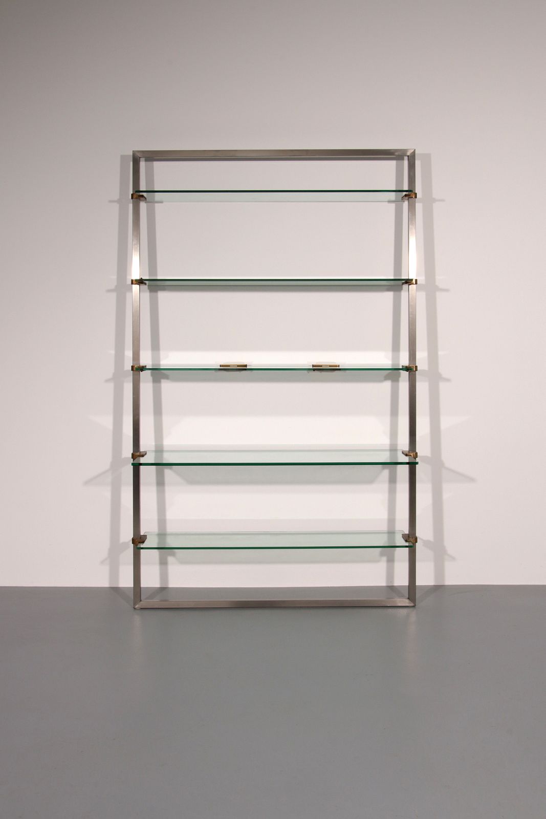 Peter Ghyczy 1970 Corner Cabinet – Iconic Stainless Steel And Brass Model R16 photo for sale