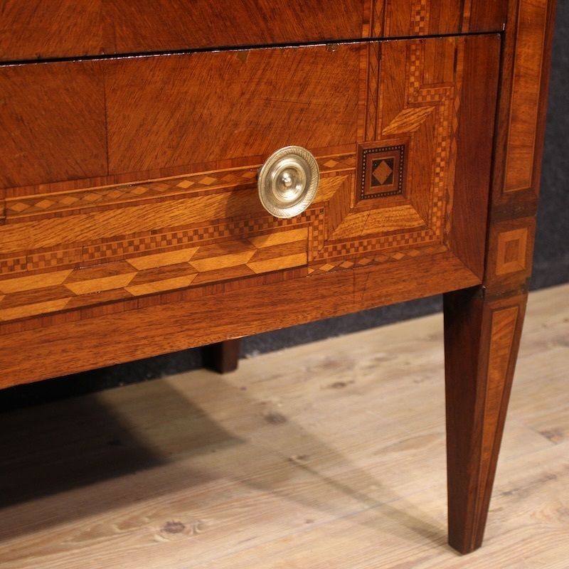 Mobilier Commode italienne de style Louis XVI avec marqueterie, XXe siècle photo