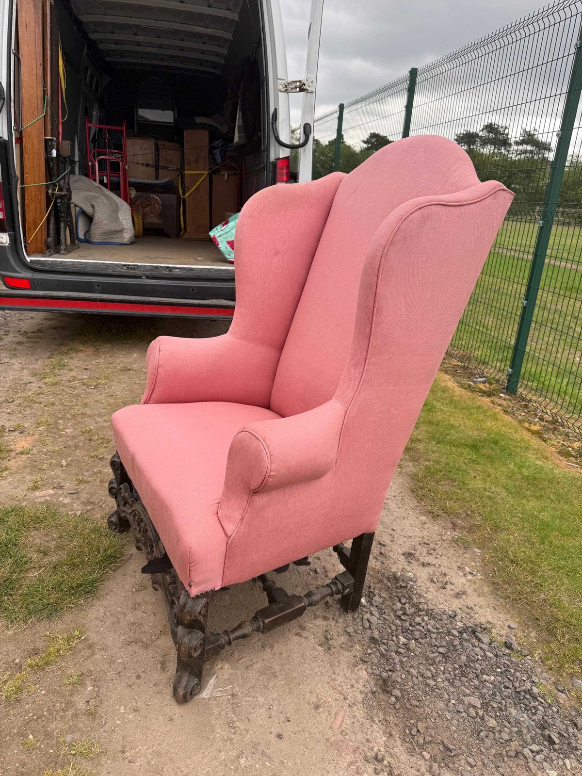 Chair   Carolean Large Wing Back Arm Chair With Carved Oak Base photo 525.0