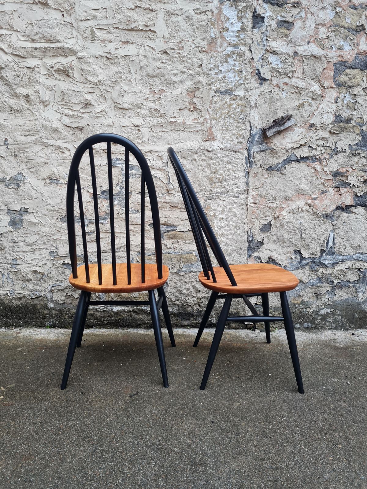 Set Of 4 Ercol Hoop Back 365 Windsor Dining Chairs In Black And Elm photo buy