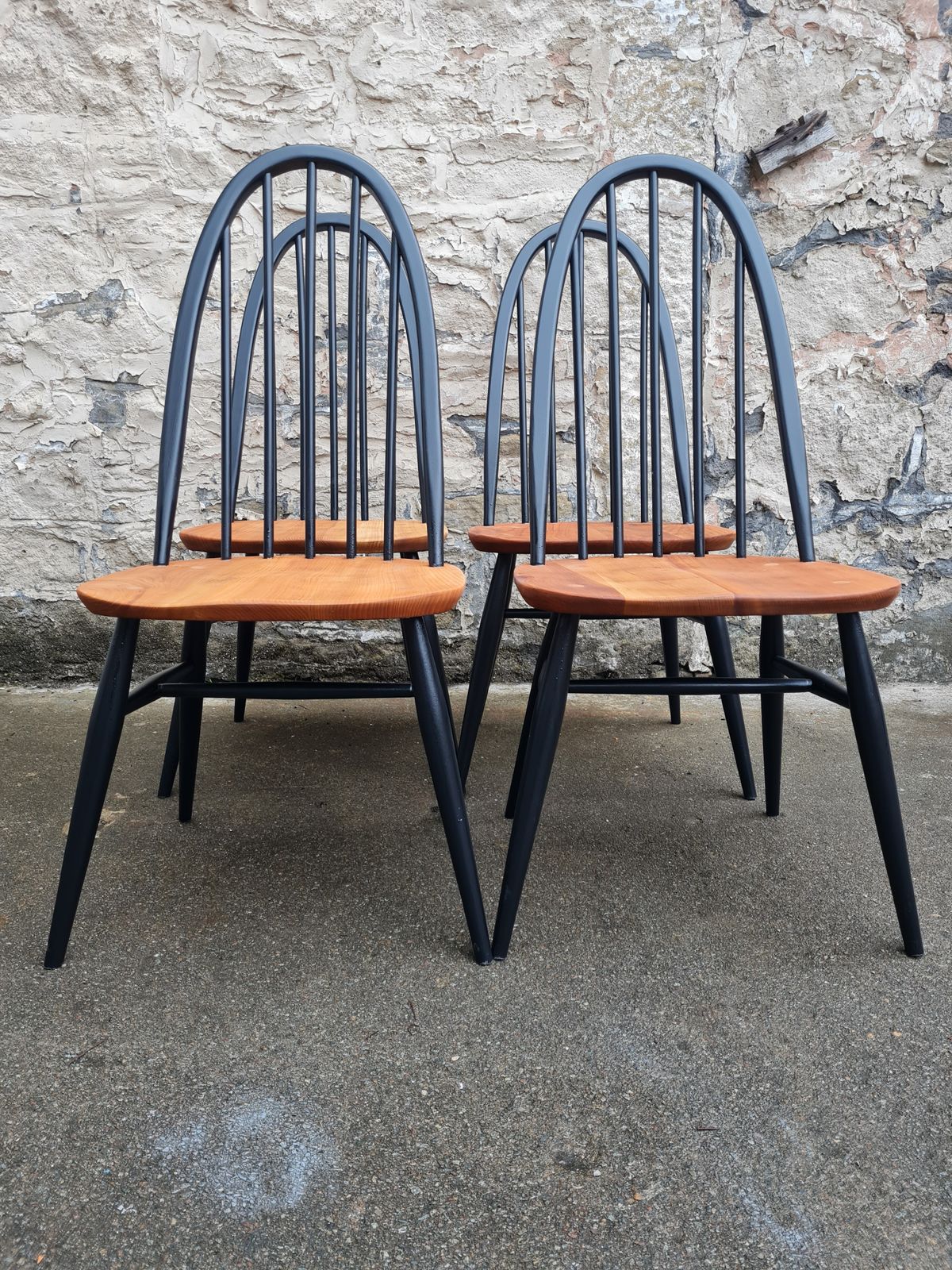645.0 Set Of 4 Ercol Hoop Back 365 Windsor Dining Chairs In Black And Elm photo