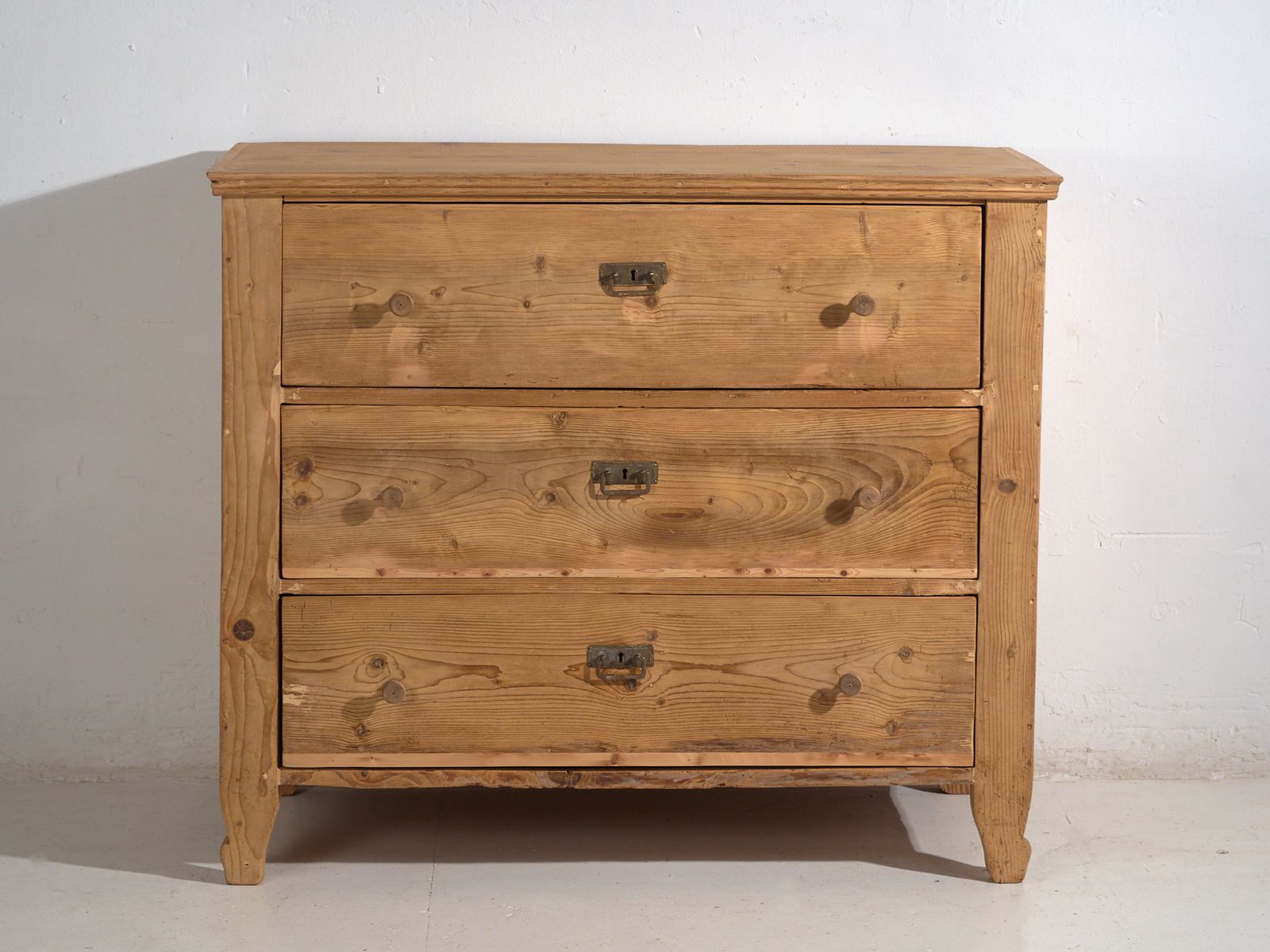 Central European Chest Of Three Drawers In Washed Pine – Central Europe, Circa 1900 photo 1531.0
