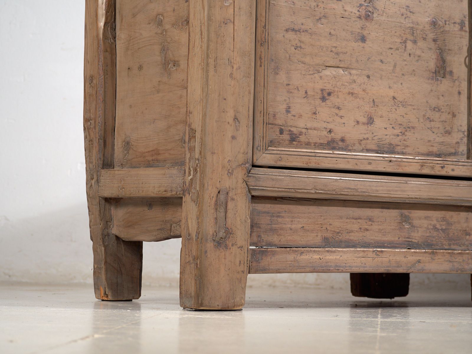 Antique Chinese Sideboard In Elm Wood – Shanxi, Circa 1920 photo Furniture