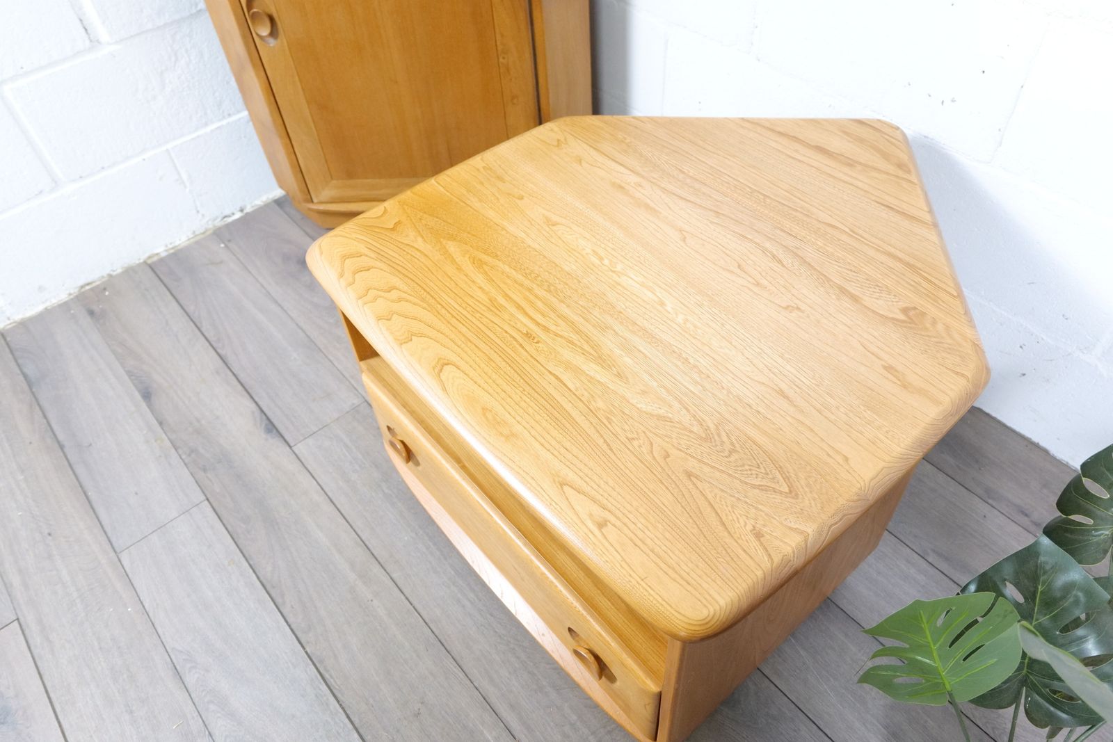 Ercol Windsor Corner Tv Stand, 1980s photo vinterior