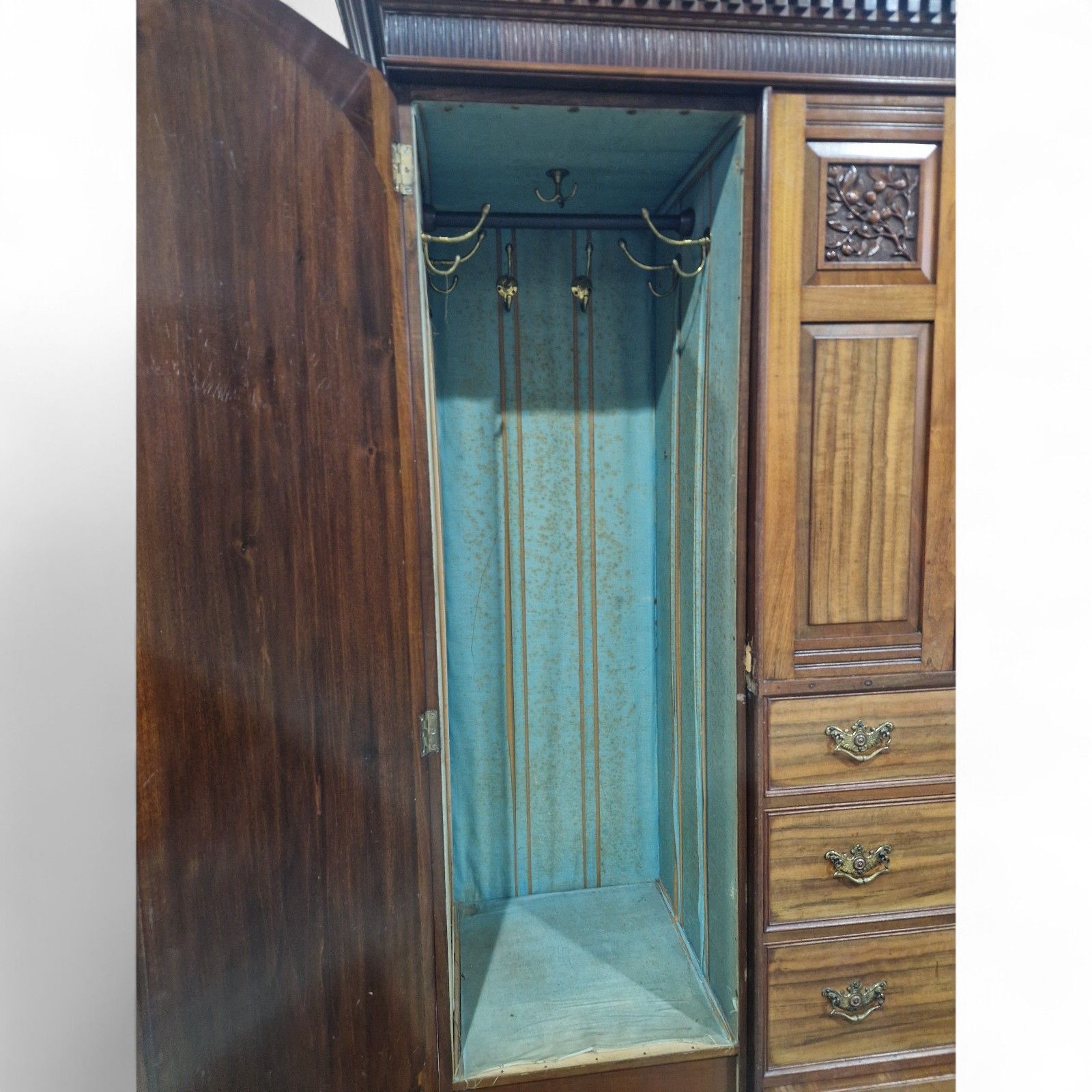 795.0 Victorian Combination Wardrobe Antique Carved Walnut Large Triple Wardrobe photo