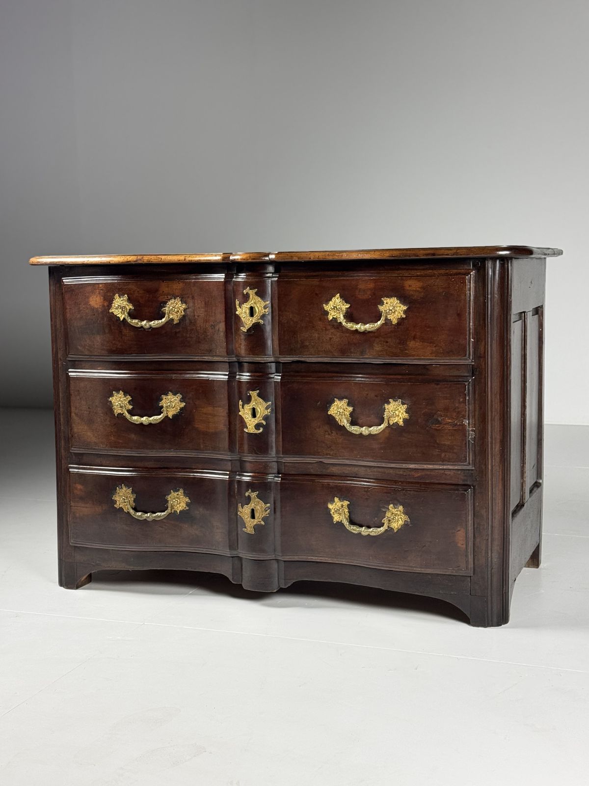 18th Century French Chest Of Drawers photo vinterior