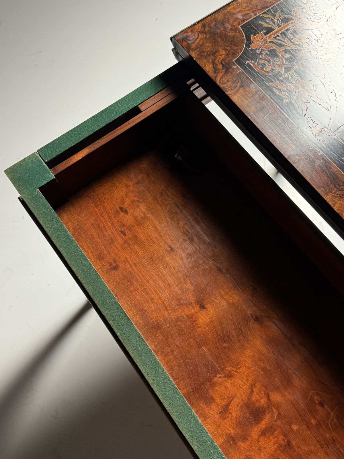 photo vintage French 19th Century Marquetry Gaming Table