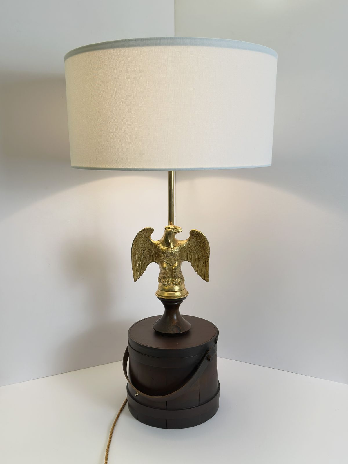 Eagle Table Lamp, Federal Style, Gilt Metal, Wooden Barrel Base, USA 1950s photo 650.0