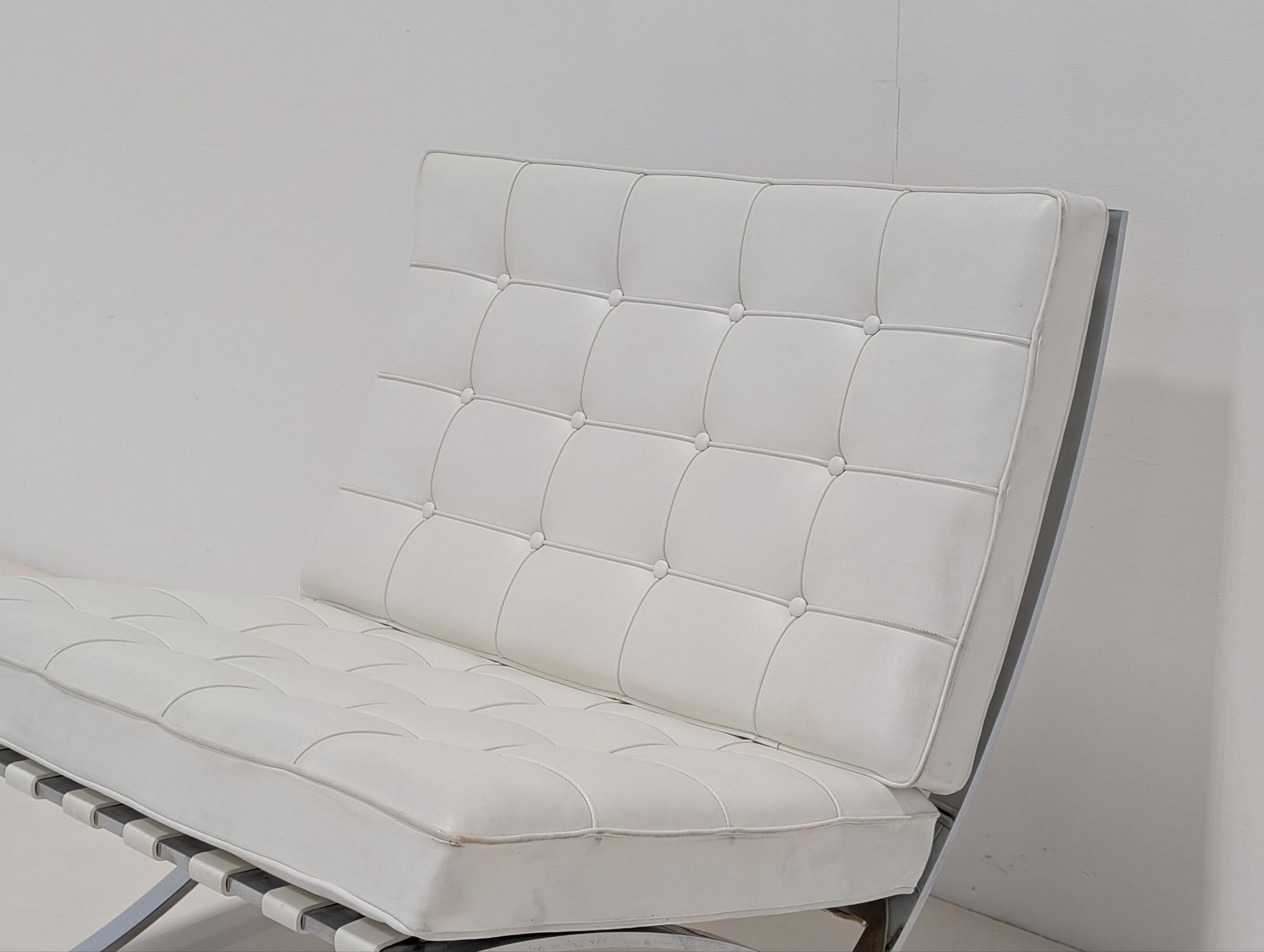 Knoll Barcelona Lounge By Ludwig Mies Van Der Rohe photo 4500.0