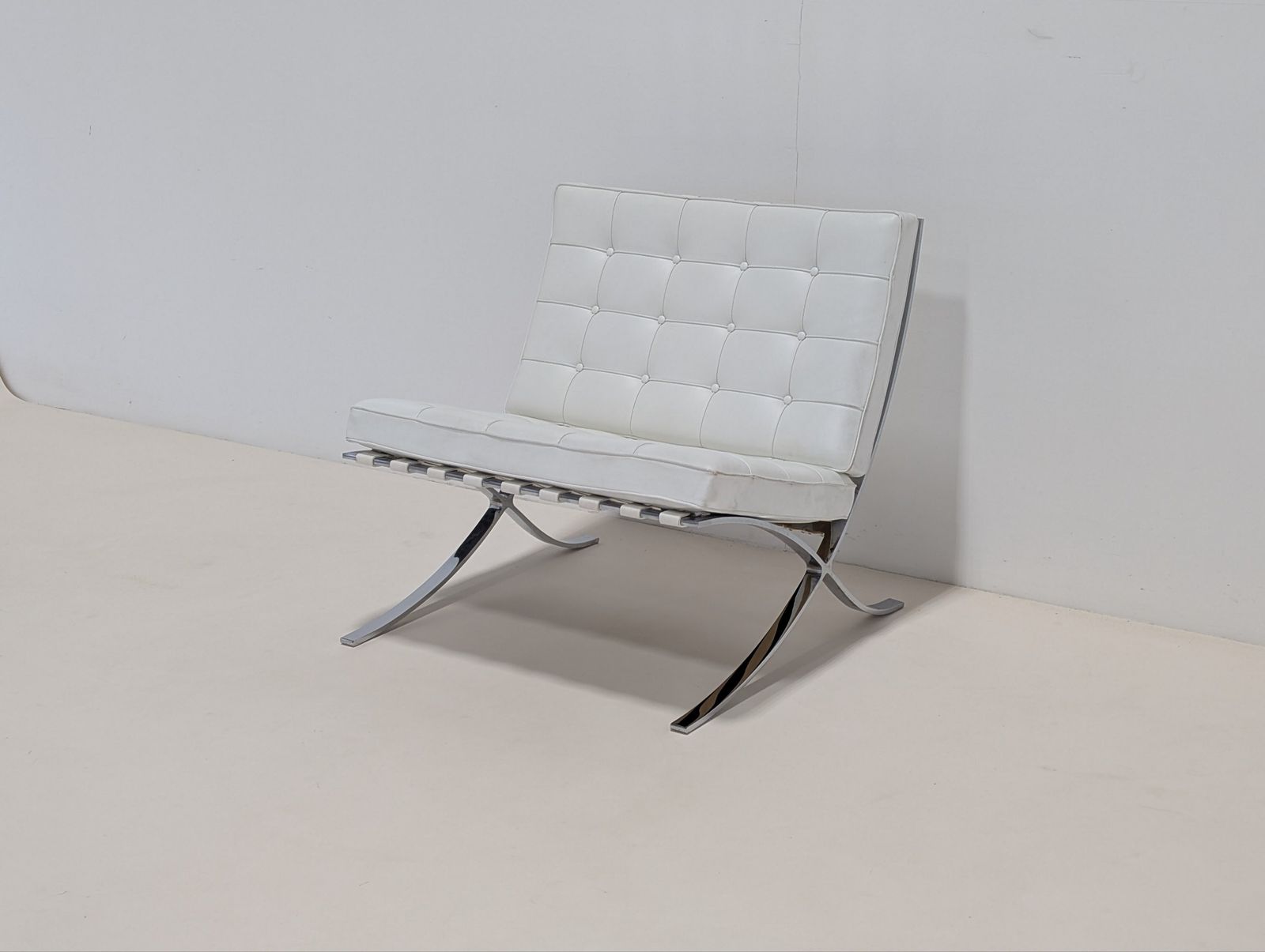 photo vinterior Knoll Barcelona Lounge By Ludwig Mies Van Der Rohe