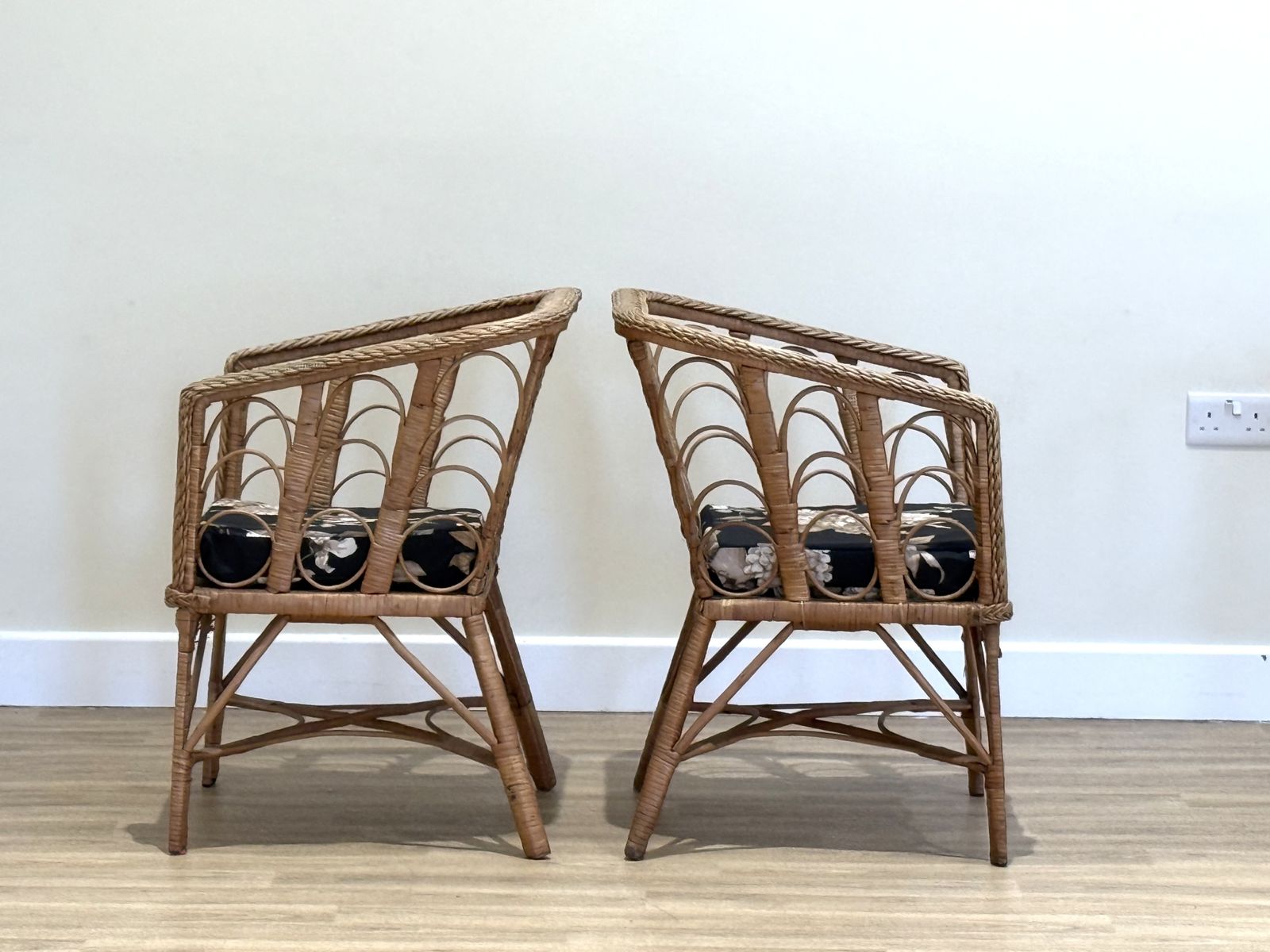 Late 19th–Early 20th Century French Wicker Conservatory Set With Heart Shaped Backs And Glass Top Table photo vintage