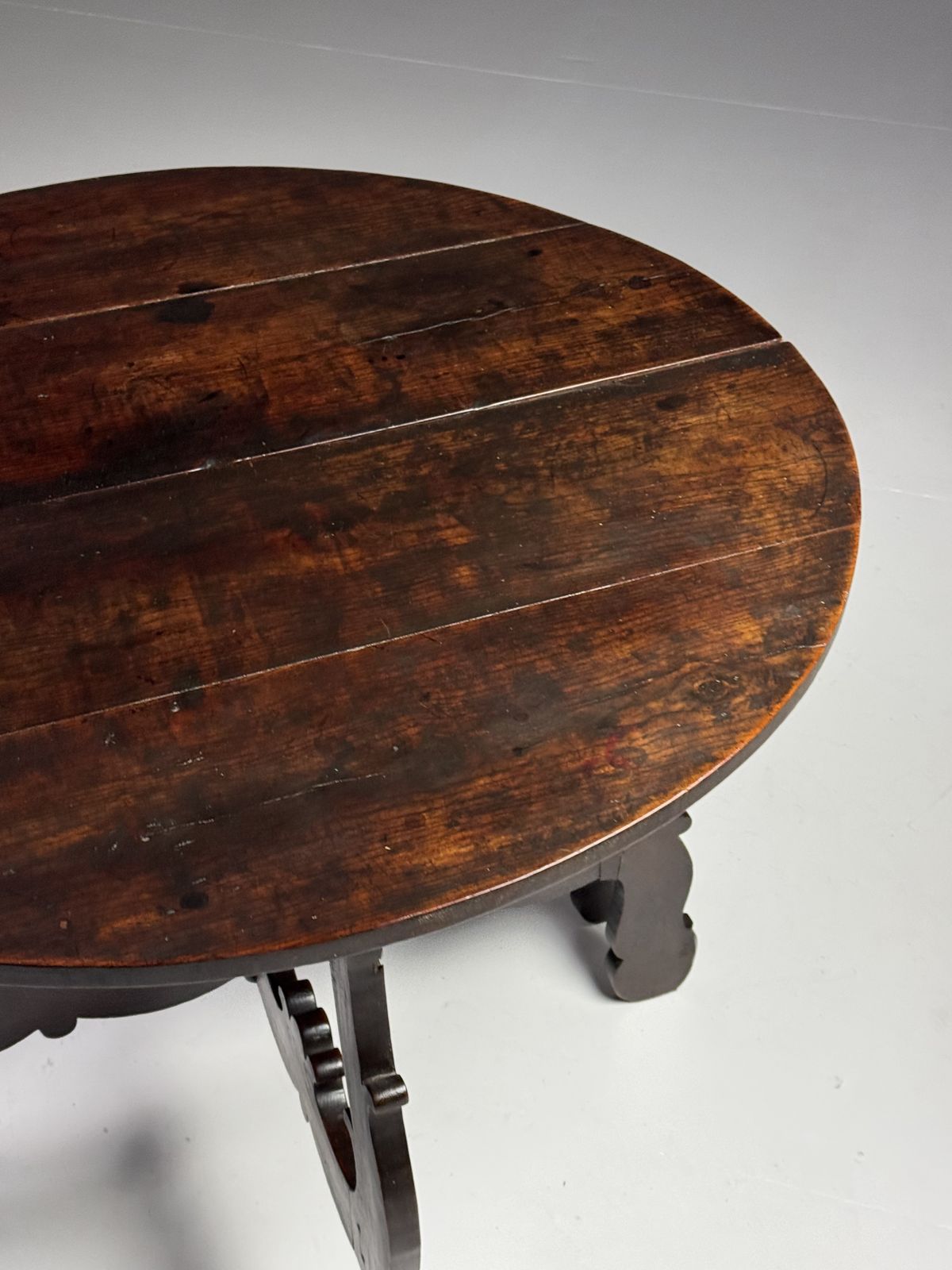 3743.0 Set Of 2 Italian Demi Lune Tables photo