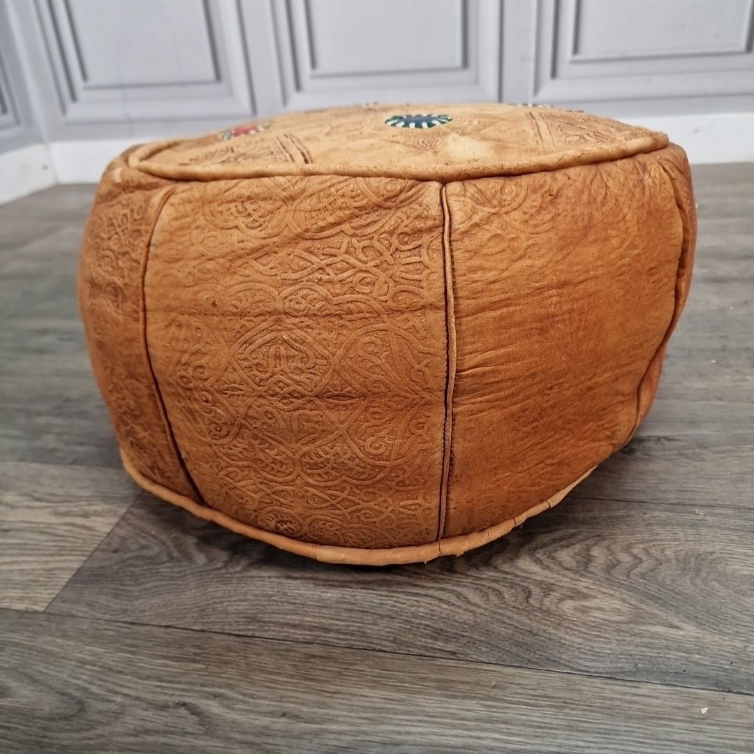 Vintage Leather Pouffe Footstool Moroccan Style Round Ottoman Camel Detailing photo 70.0