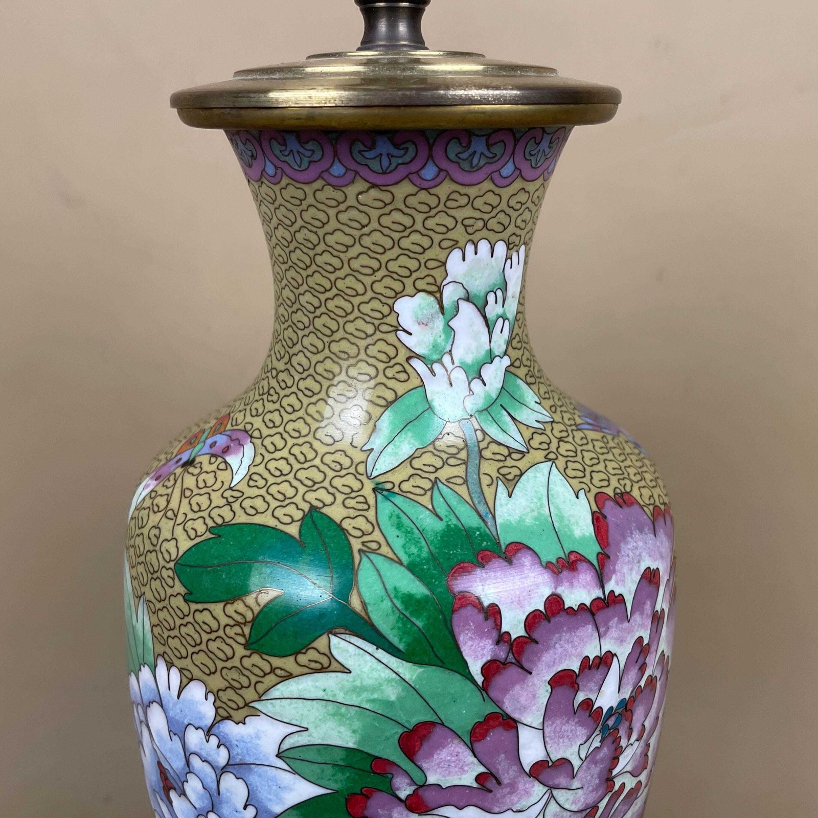 Oriental Cloisonne Lamp Gold Green Vase Hand Crafted Floral Light Table Brass Gold Chinoiserie Chinese Ornate Pattern Wood Base Flowers photo for sale