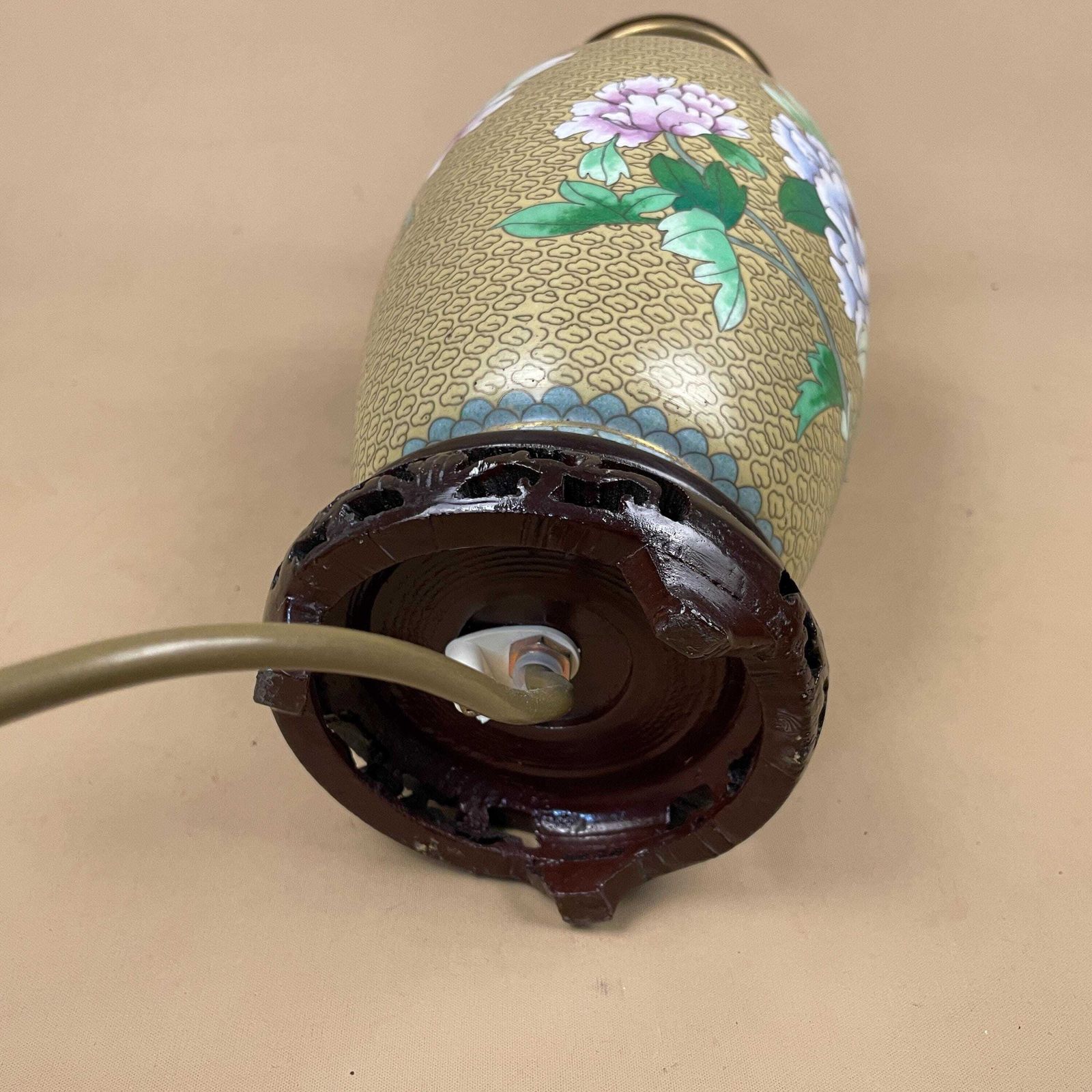 Lighting Oriental Cloisonne Lamp Gold Green Vase Hand Crafted Floral Light Table Brass Gold Chinoiserie Chinese Ornate Pattern Wood Base Flowers photo
