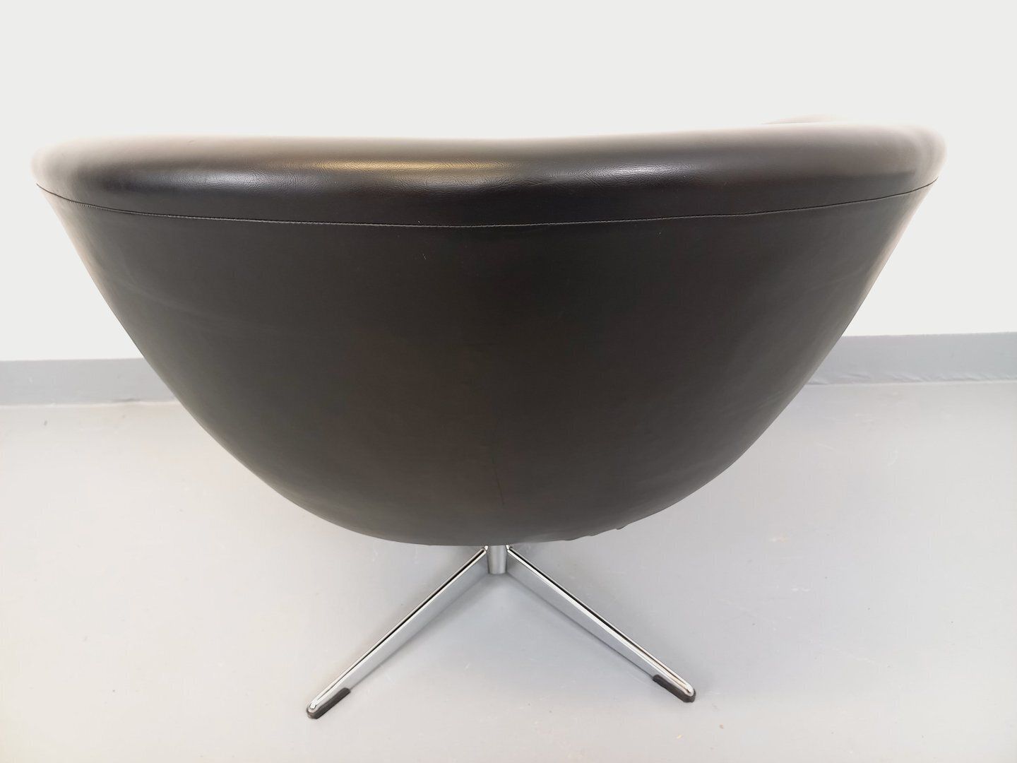 photo for sale Swivel Armchair In Black Imitation Leather And Chrome