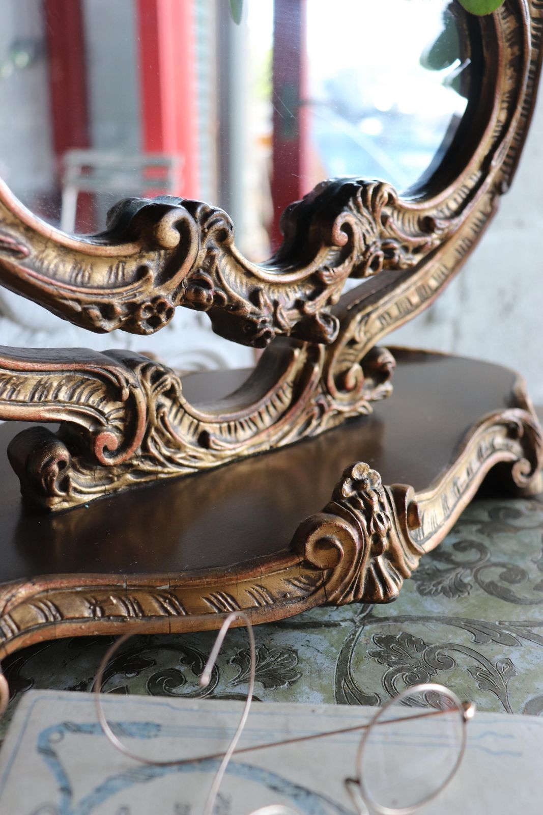 Ornate Freestanding Vintage Gilt Cherub Crested Dressing Table Mirror. photo vintage