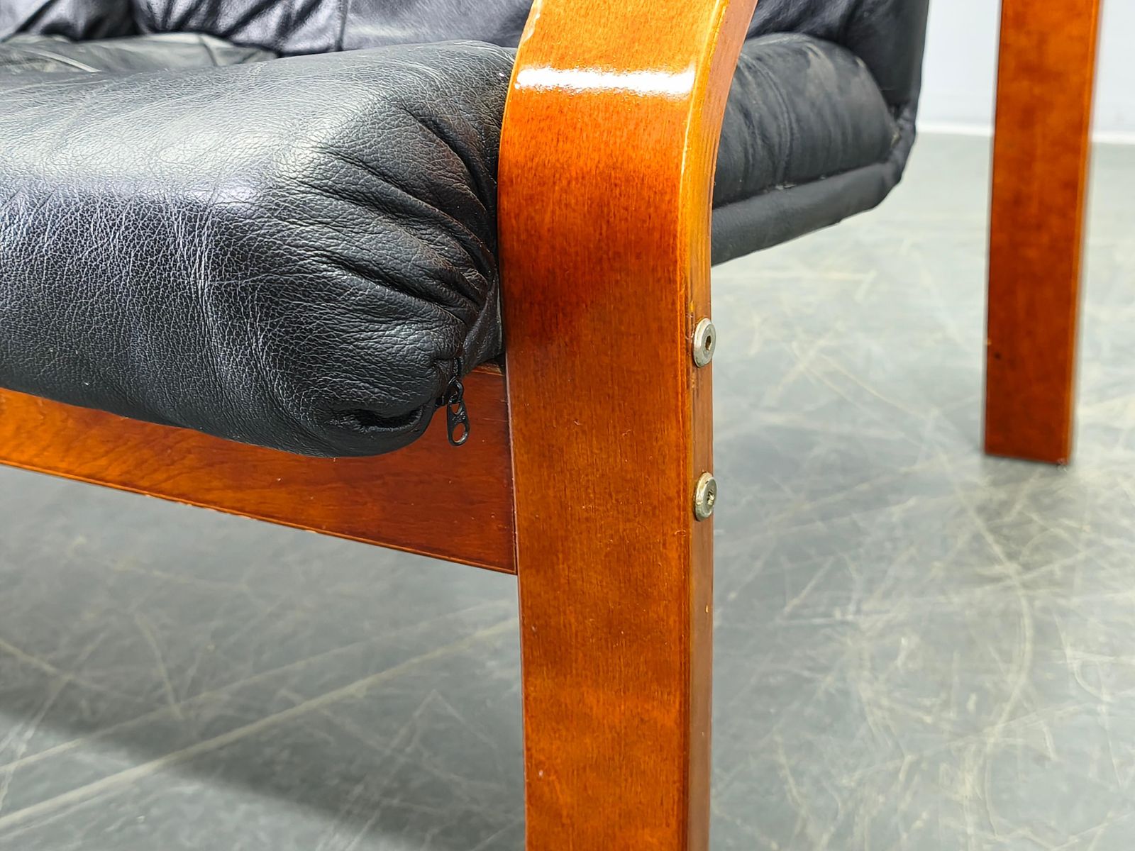 Scandinavian Leather Sofa In The Style Of Alvar Aalto, 1970s photo vintage