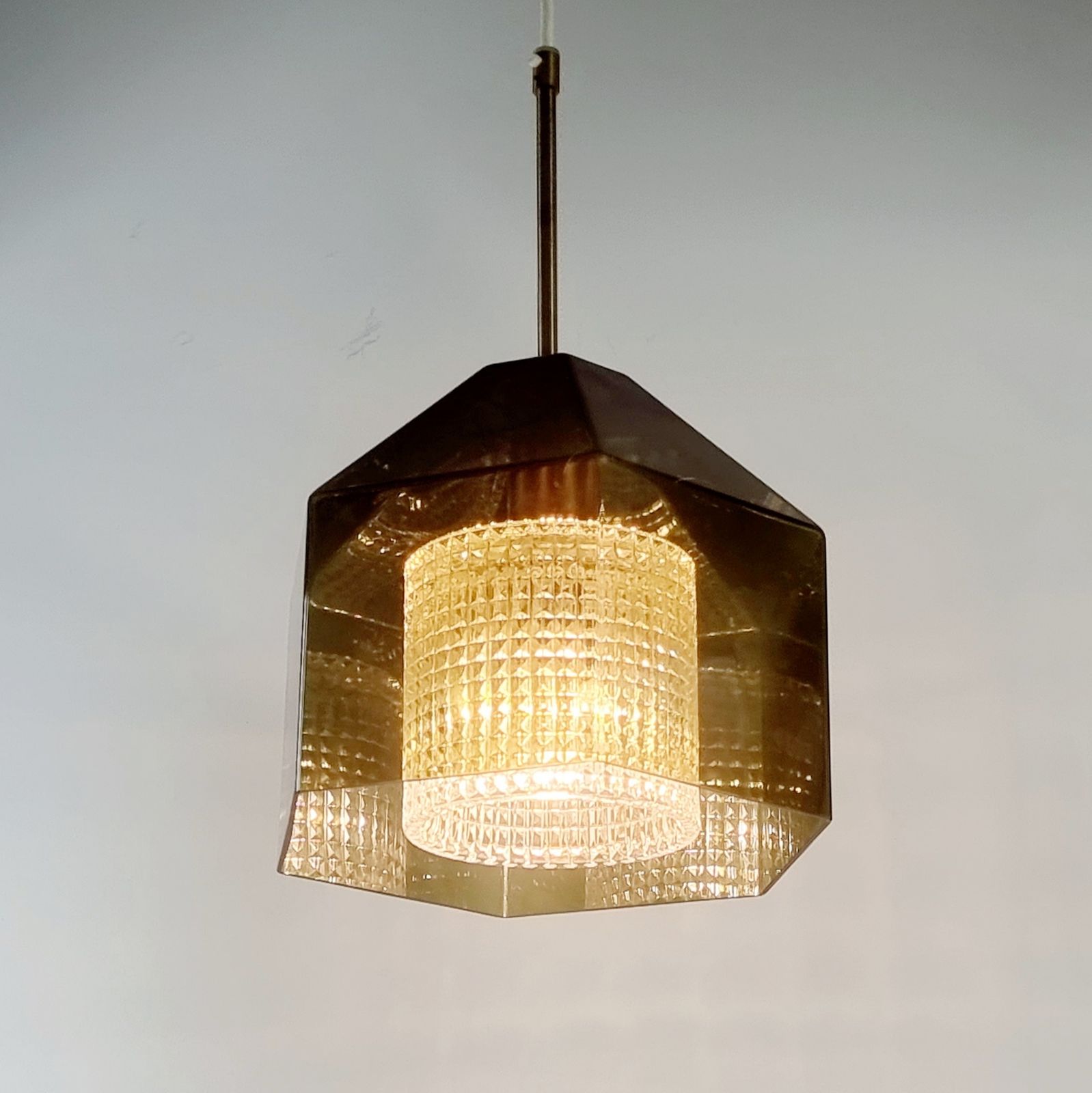 Plafonnier scandinave mid-century en verre et laiton, par Carl Fagerlund pour Orrefors, Suède, années 1960 photo vinterior