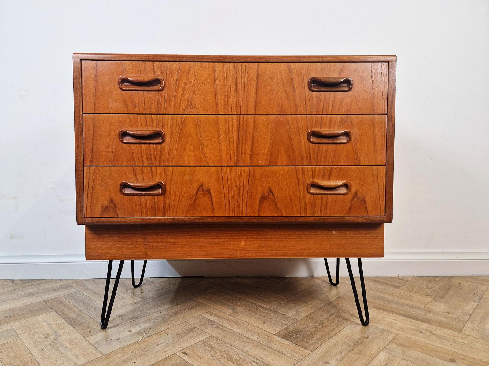 Vb Wilkins For G Plan Fresco Red Label Vintage Mid Century Danish Design Chest Of Drawers Bl622e photo furniture