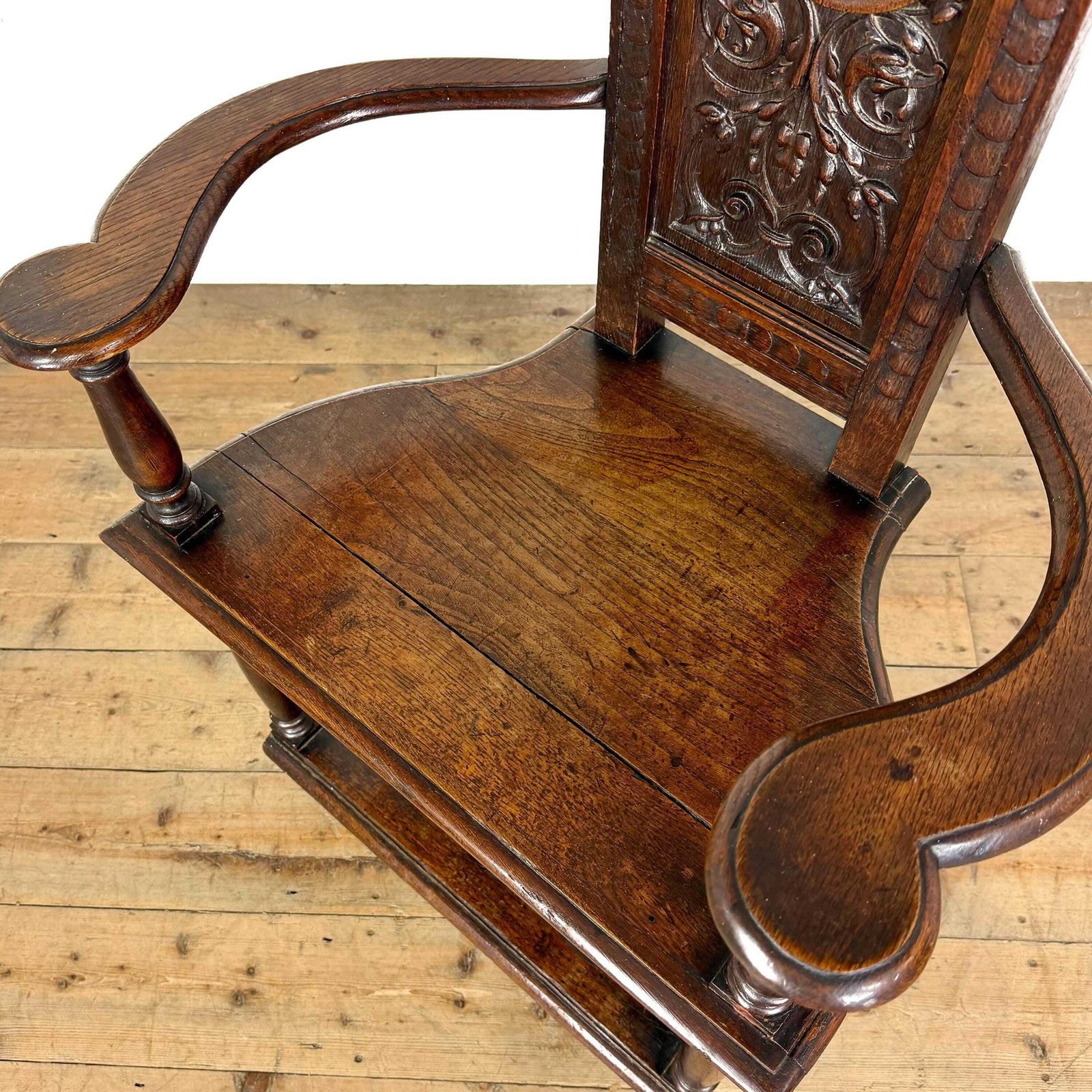 Antique Carved Oak Elbow Chair | Antique Armchairs | Wainscot Chair | Antique Furniture | Hallway Furniture (M 6876) photo vintage