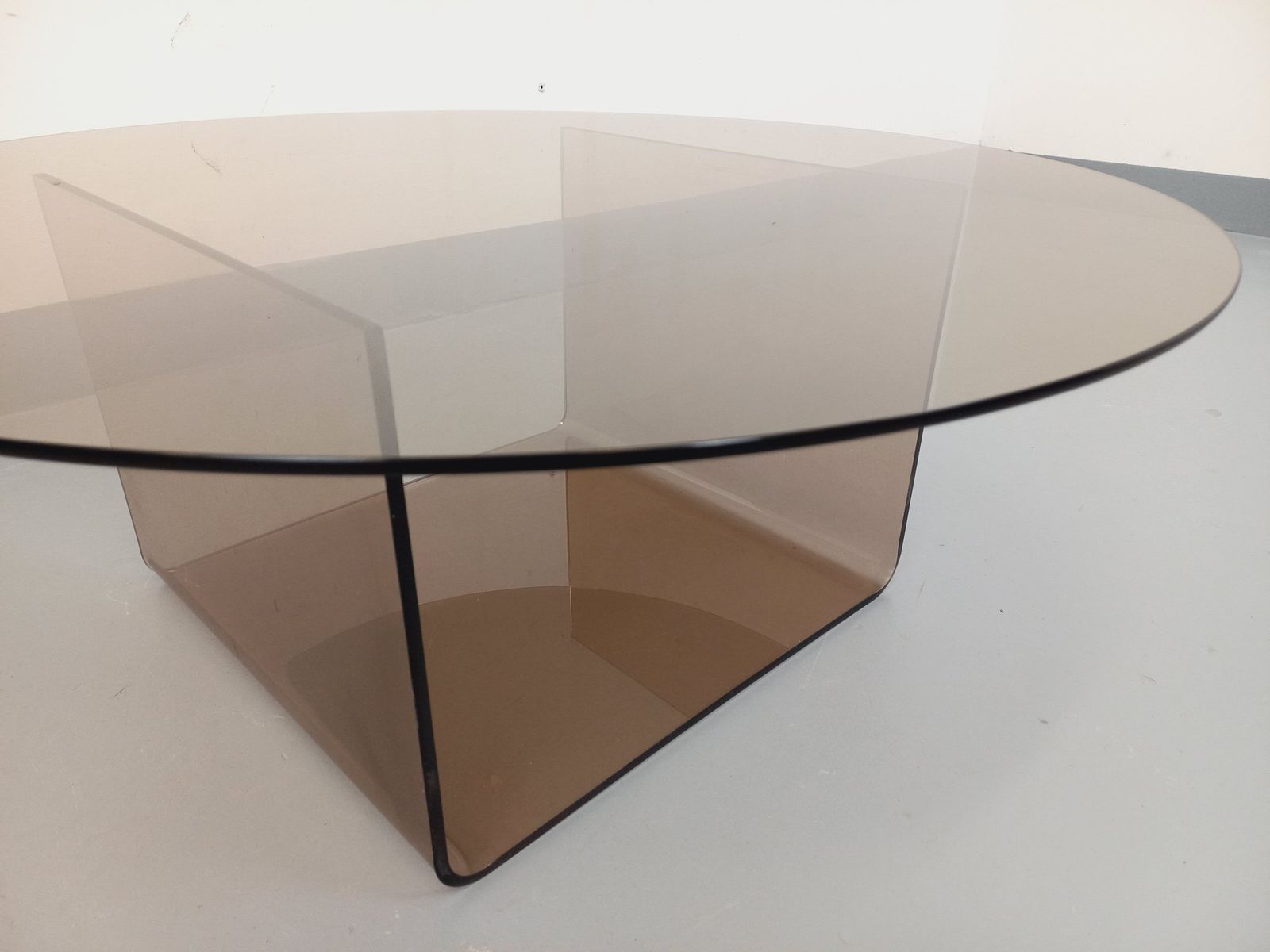 Round Space Age Coffee Table In Smoked Glass And Plexiglass photo 826.0
