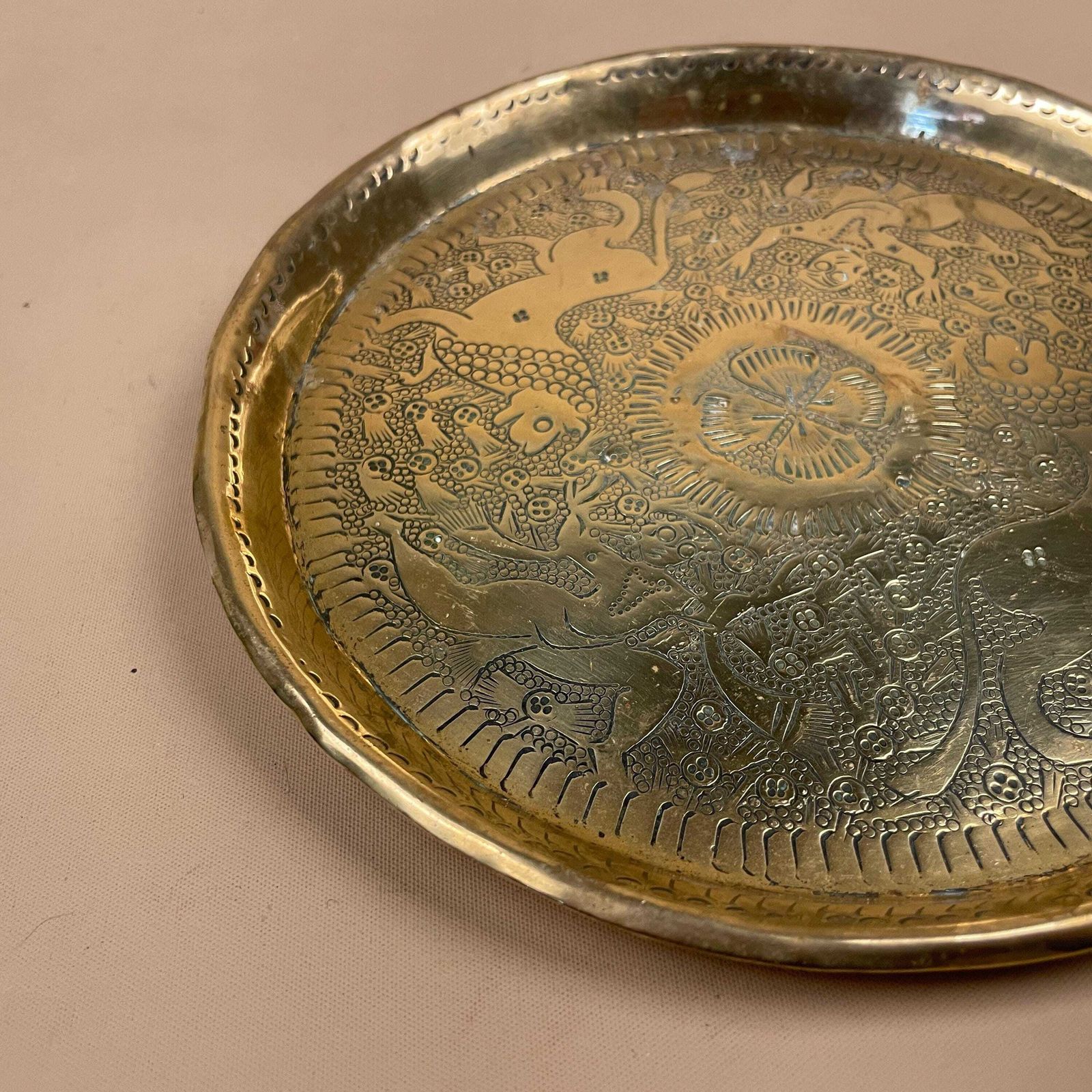 Indian Patterned Brass Tray Antique Metal Gold 19cm Plate Asian Handmade Etched Intricate Decorative Pattern Wall Art Round Vintage Circle photo vinterior