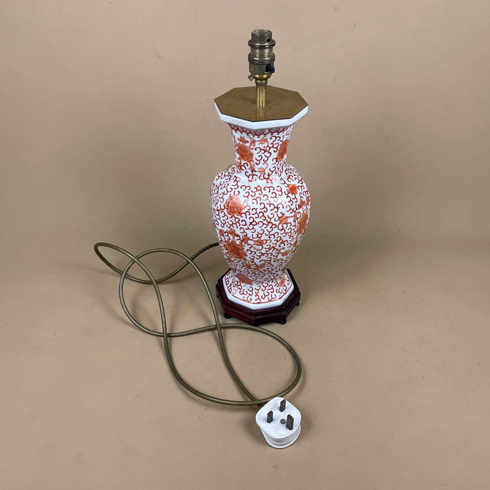 179.0 Oriental Ceramic Lamp Orange White Ginger Jar Hand Painted Floral Light Table Brass Gold Chinoiserie Chinese Ornate Pattern Wood Base photo