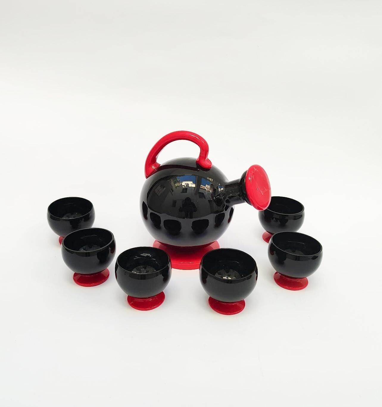 Napoleon Martinuzzi Rosolio Set In Murano Glass, 6 Glasses And A Red And Black Venini Bottle photo furniture