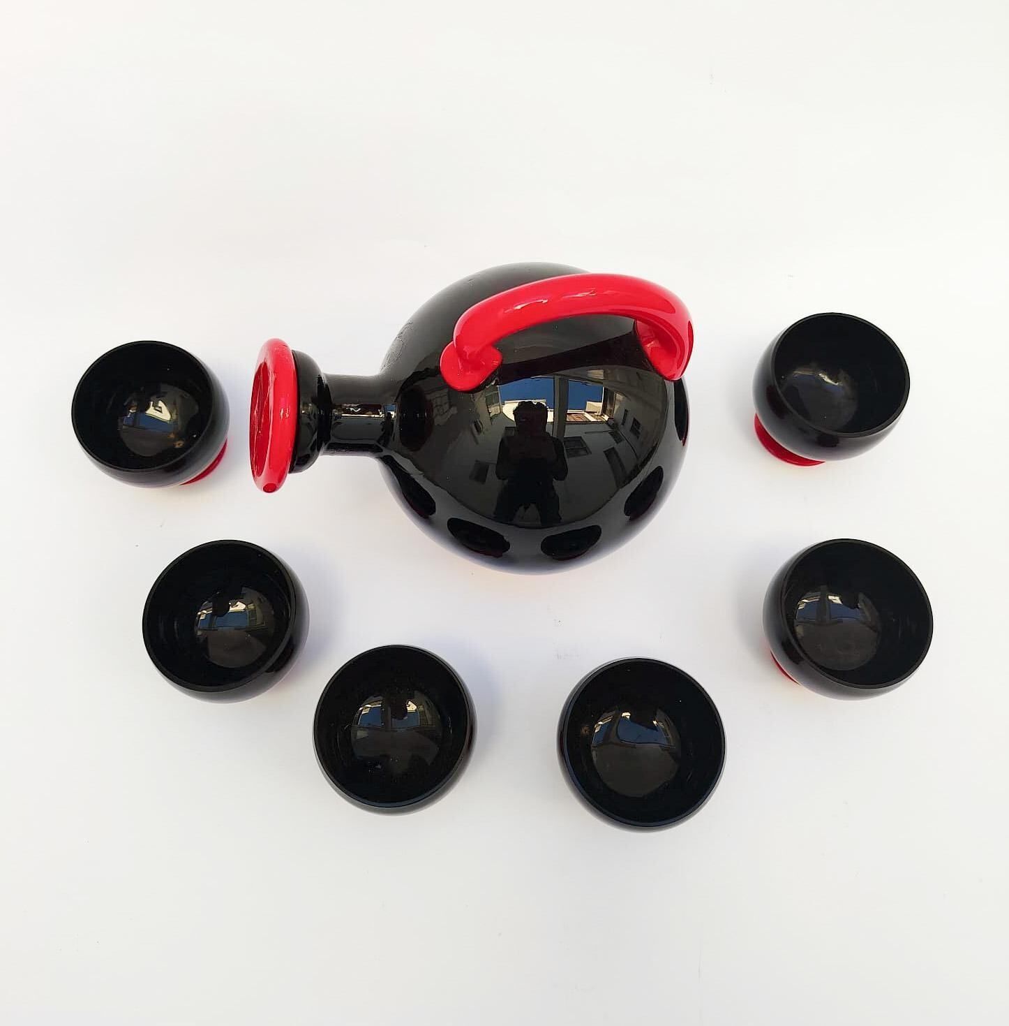 Napoleon Martinuzzi Rosolio Set In Murano Glass, 6 Glasses And A Red And Black Venini Bottle photo for sale