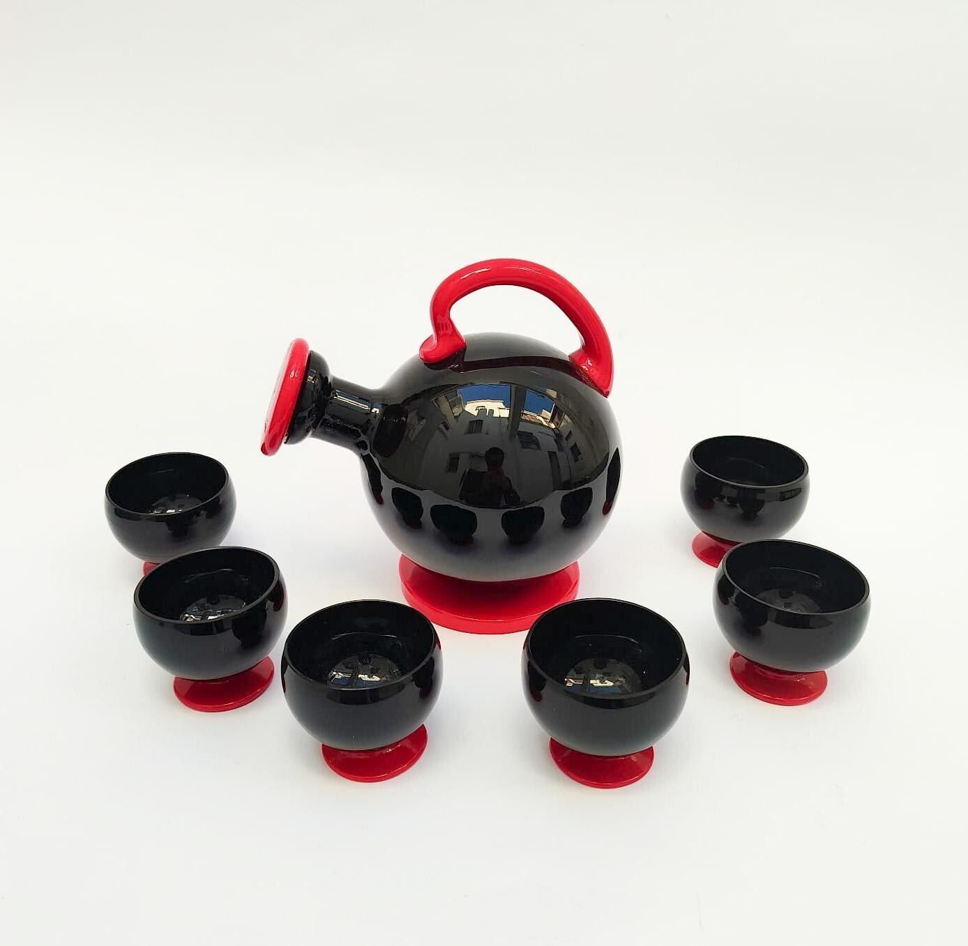 Napoleon Martinuzzi Rosolio Set In Murano Glass, 6 Glasses And A Red And Black Venini Bottle photo Home Decor