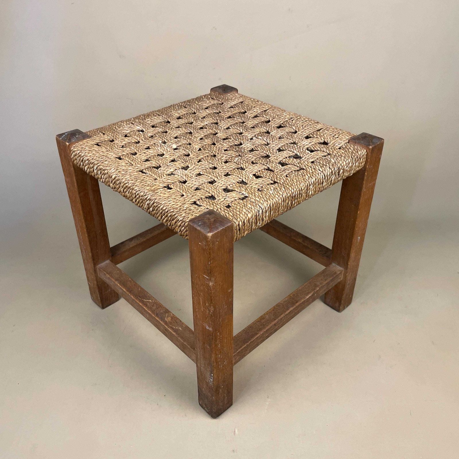 Antique Wooden Foot Stool Woven String Wood Cottage Furniture Square Brown Hallway Seat 29x30x30cm Footstool Bench Natural Rush Seat