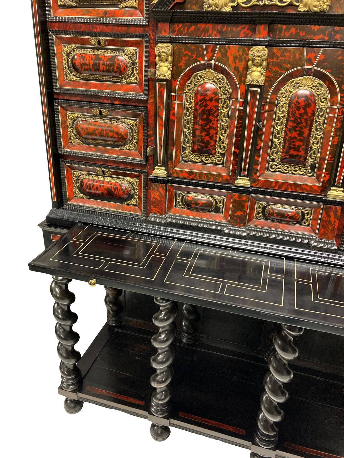 photo vintage A Fine Late XVII Century Flemish Tortoiseshell Architectural Cabinet On Stand