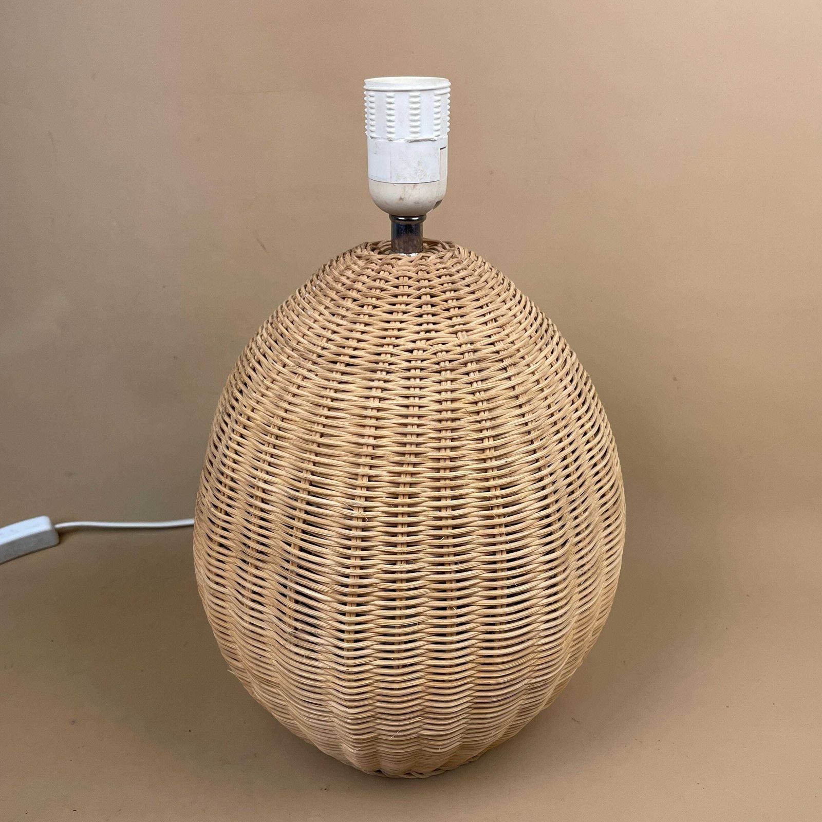 Vintage Wicker Table Lamp Oval Rattan Base Coastal Boho Lighting Natural Weave Lamp Mid Century Style Beach House Decor