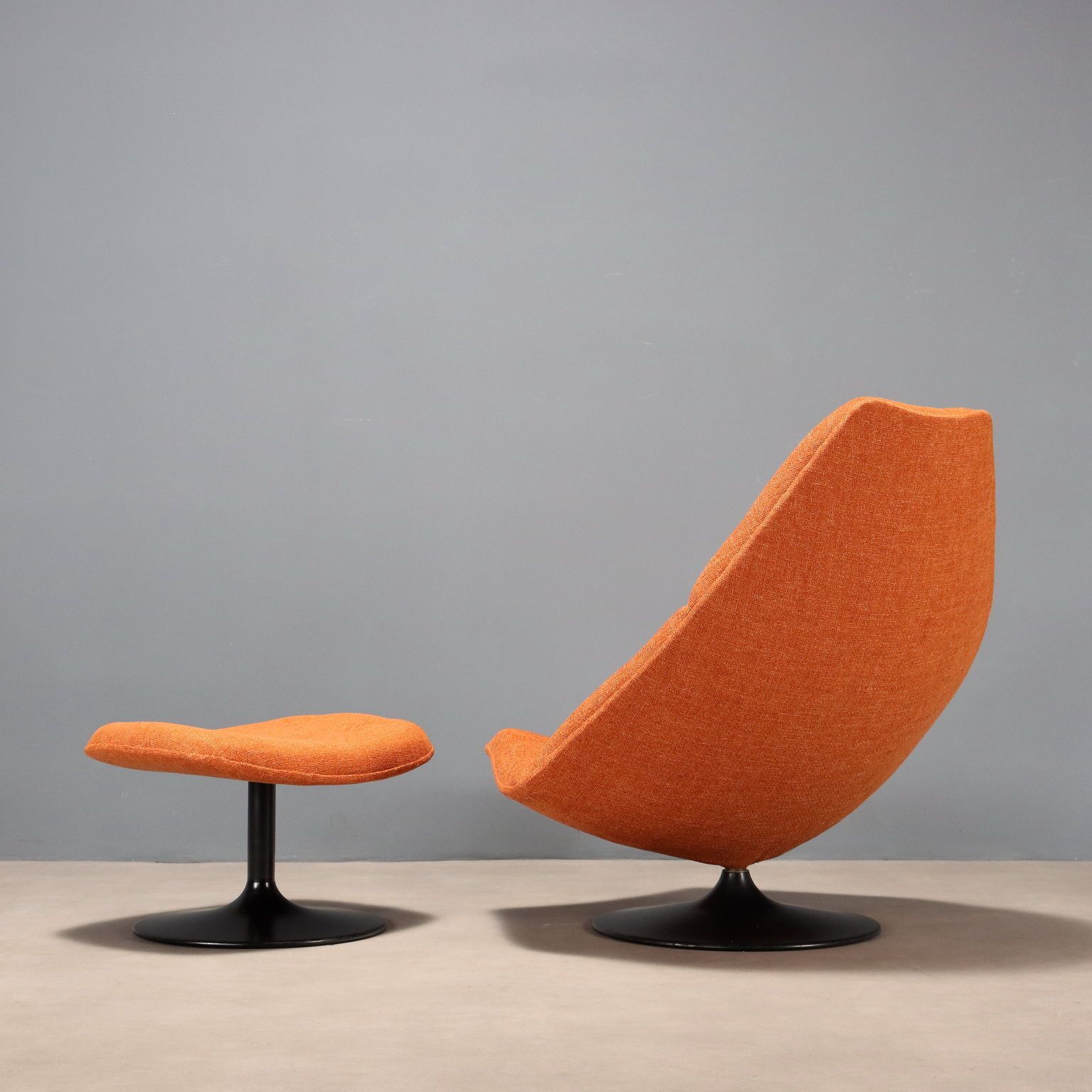 3240.0 Artifort F588 Armchair Vintage Design G. Harcourt With Footrest 1960s photo