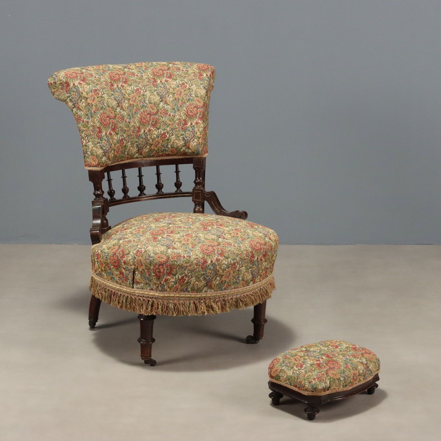 Victorian Armchair With Pouf Fabric England XIX Century