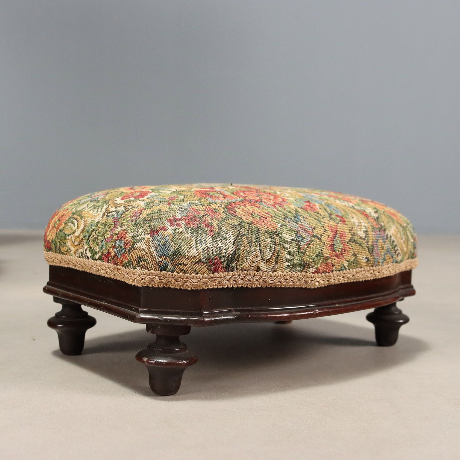 Victorian Armchair With Pouf Fabric England XIX Century photo vintage