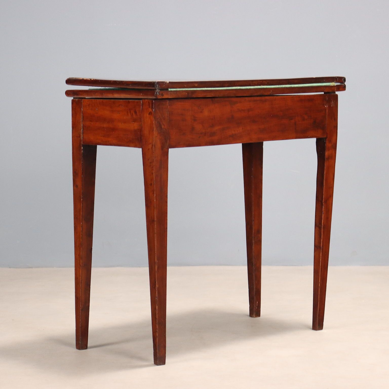 photo furniture Table de jeu d'époque Directoire en acajou et peuplier, XIXe siècle