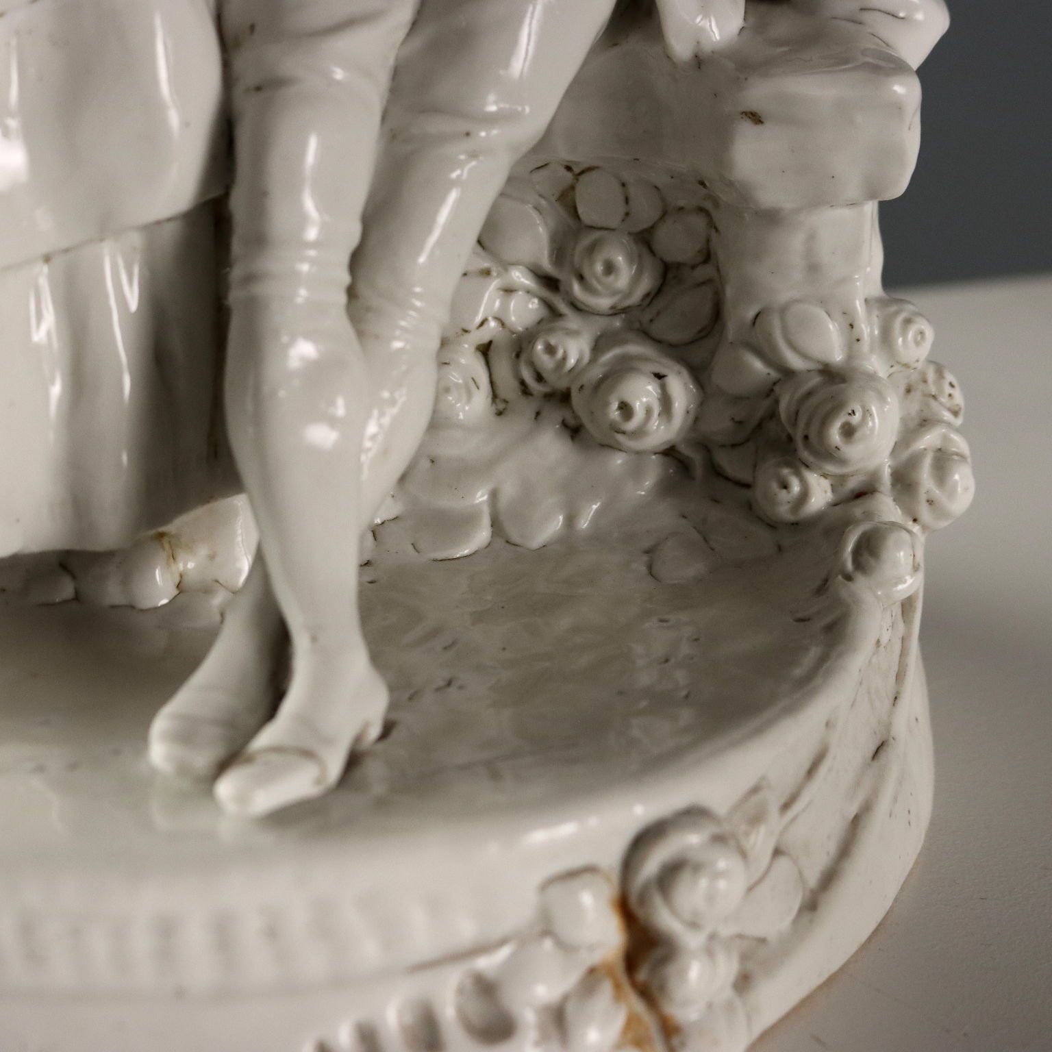 Figurine d'époque Capodimonte en porcelaine, XIXe siècle photo buy