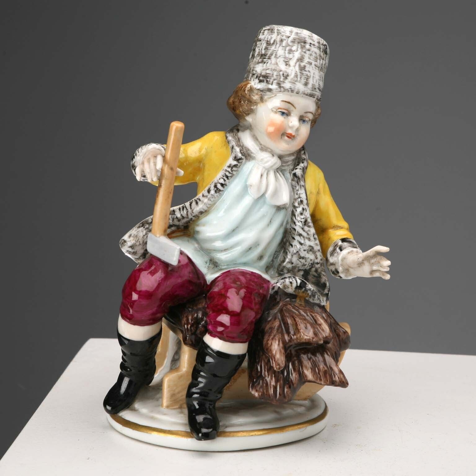 Antiek Figurine Rudolstadt Porcelain Germany Late XIX Century