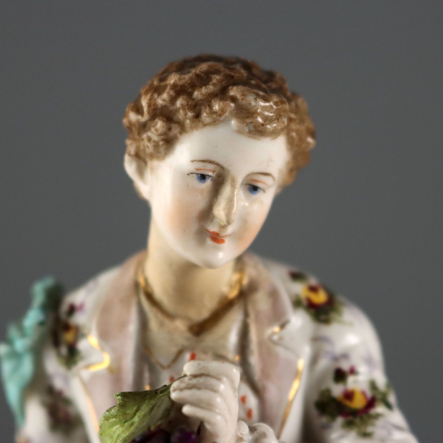 photo furniture Antique Figurines Volksted Porcelain Germany XIX Century