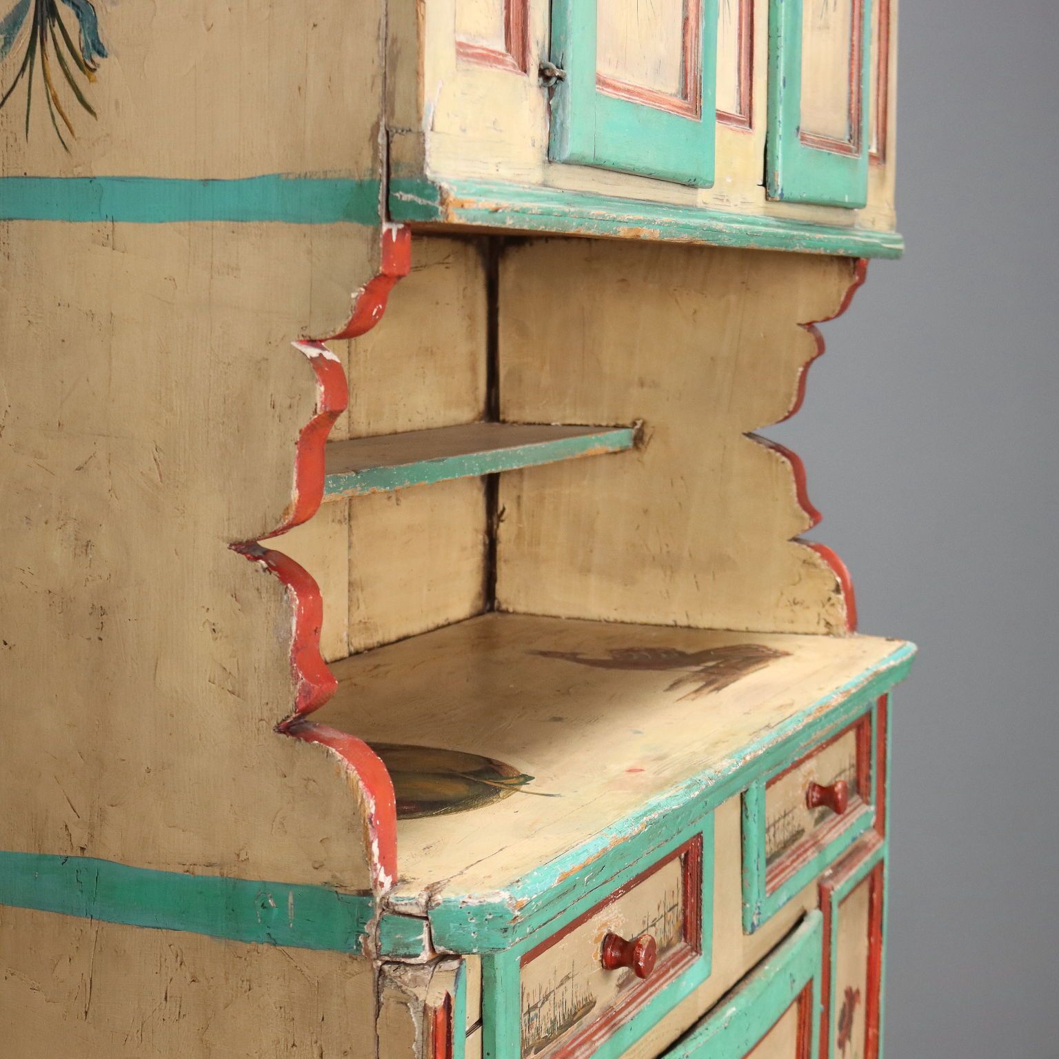 Armoire d'époque en bois laqué, Roumanie, XIXe siècle photo buy