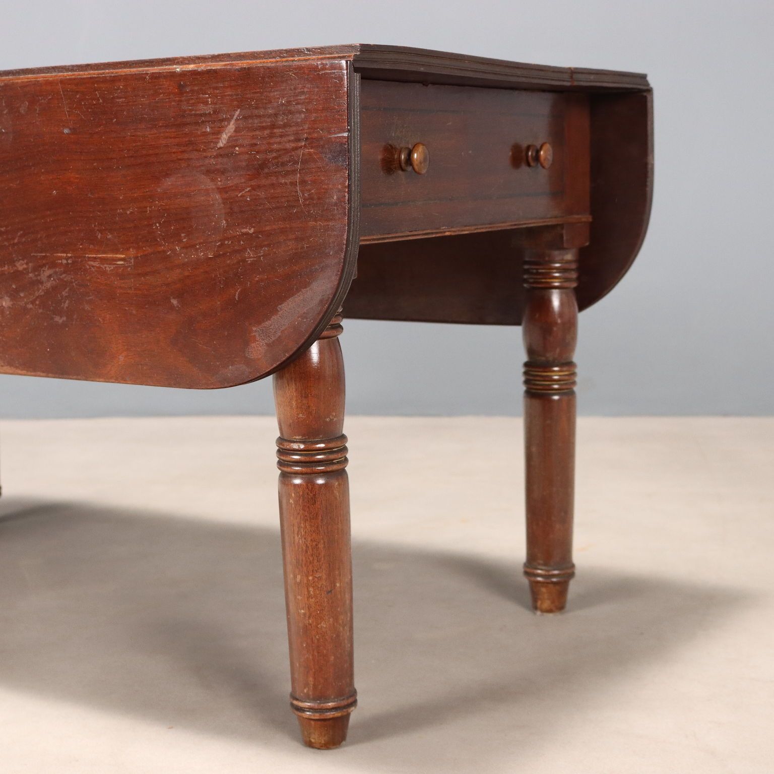 Table d'appoint d'époque en acajou, Angleterre, XIXe siècle photo vinterior