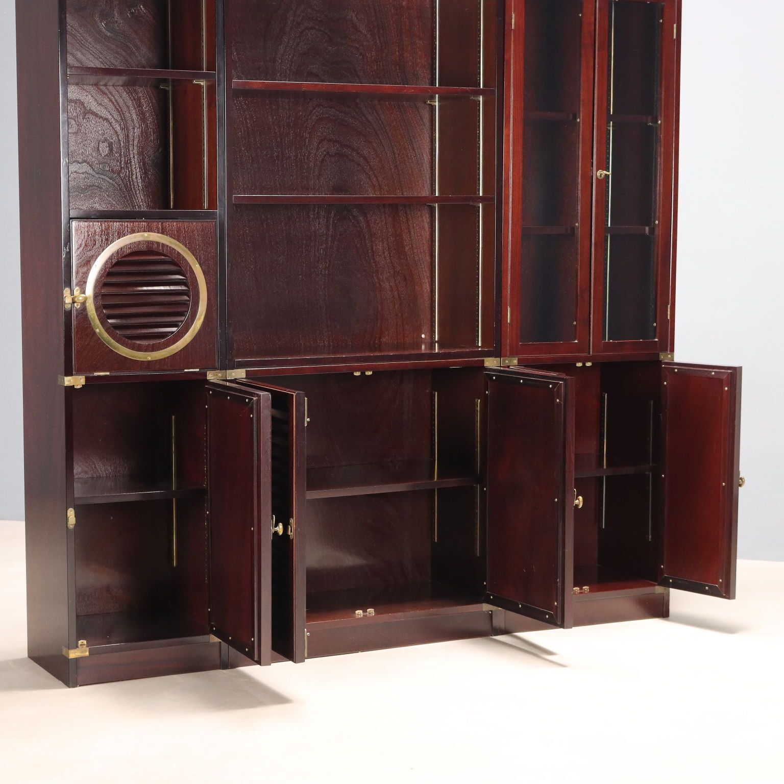 photo furniture Buffet d'époque La Vecchia Mare en placage d'acajou, XXe siècle