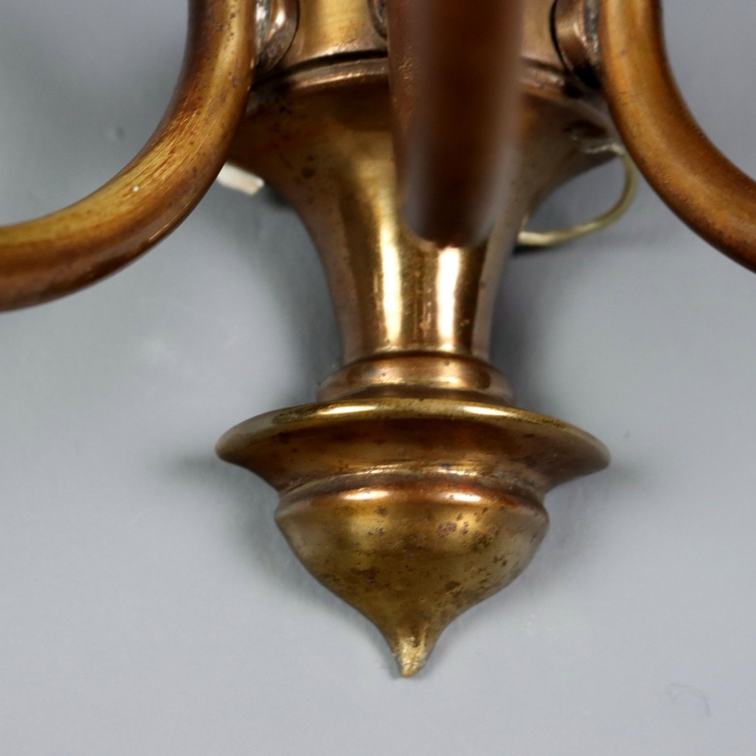Appliques murales d'époque en bronze doré, 3 lumières, Italie, XXe siècle photo buy