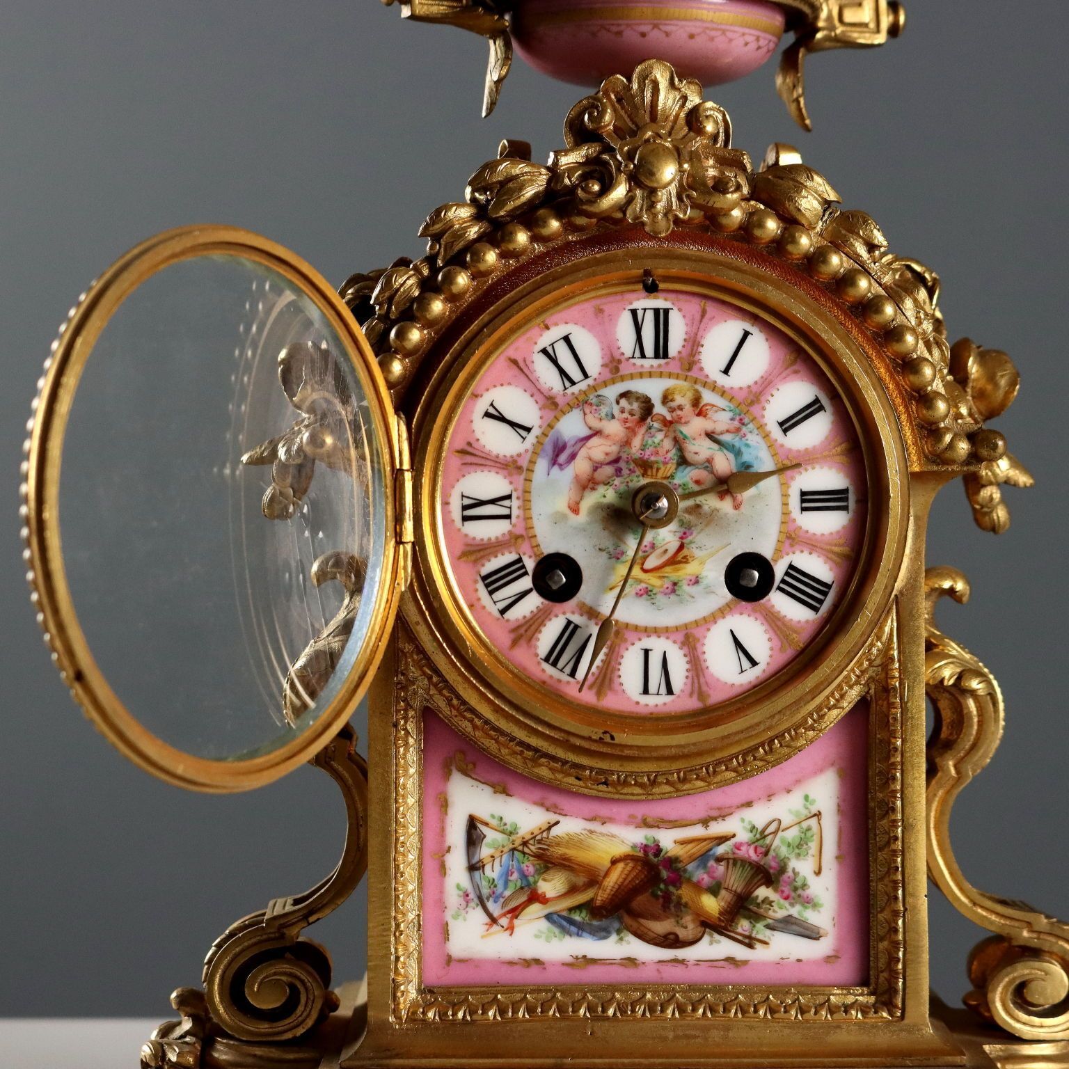 Pendule triptyque d'époque en bronze doré et porcelaine, France, XIXe siècle photo 1310.0