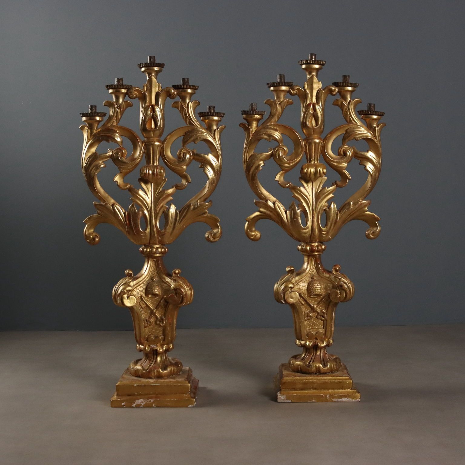 Candélabre d'époque en bois doré sculpté 5 lumières, XVIIIe siècle